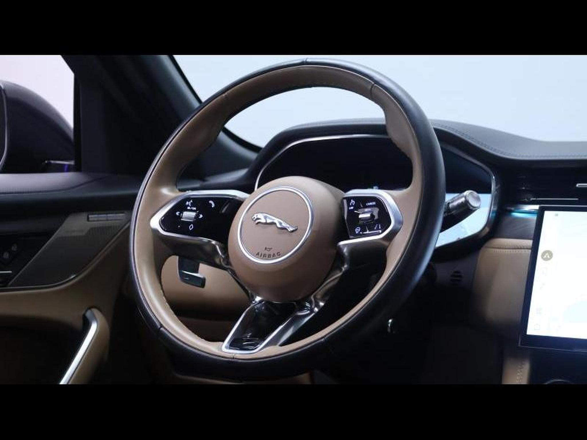 Jaguar F-Pace P400e SE (2022) - Foto 14