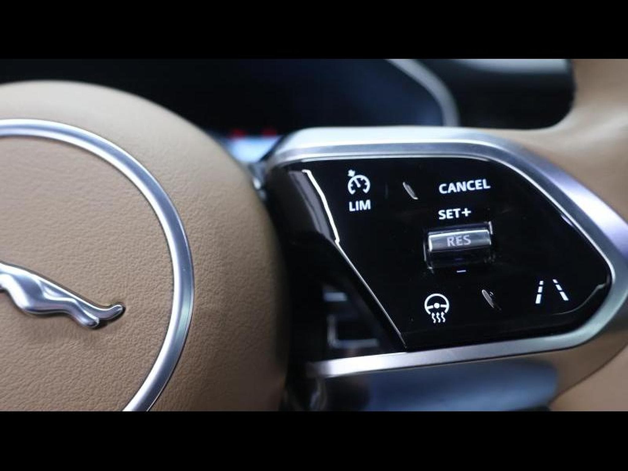 Jaguar F-Pace P400e SE (2022) - Foto 16