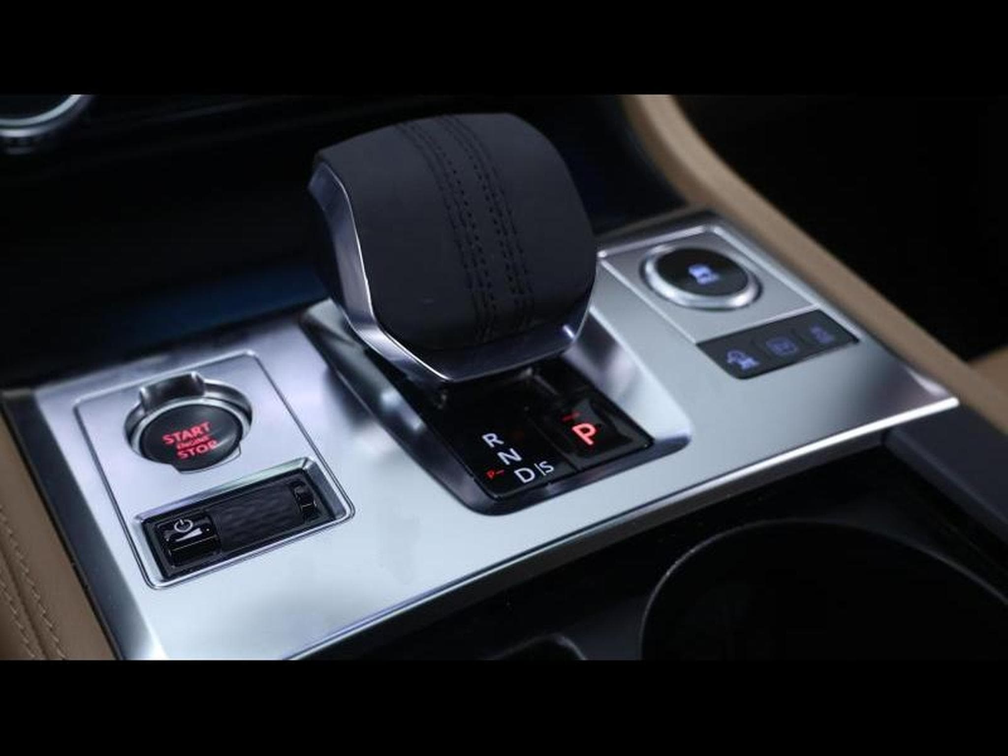 Jaguar F-Pace P400e SE (2022) - Foto 17