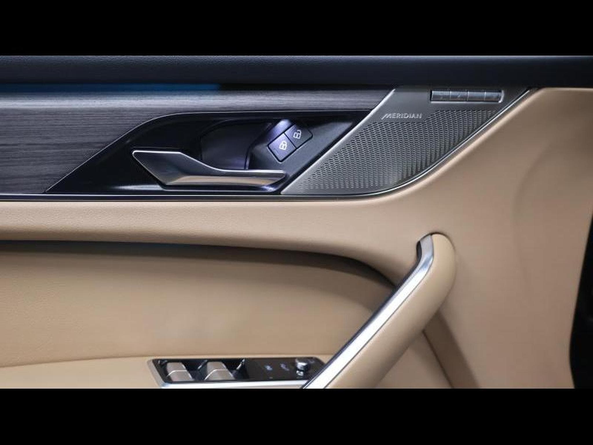 Jaguar F-Pace P400e SE (2022) - Foto 22