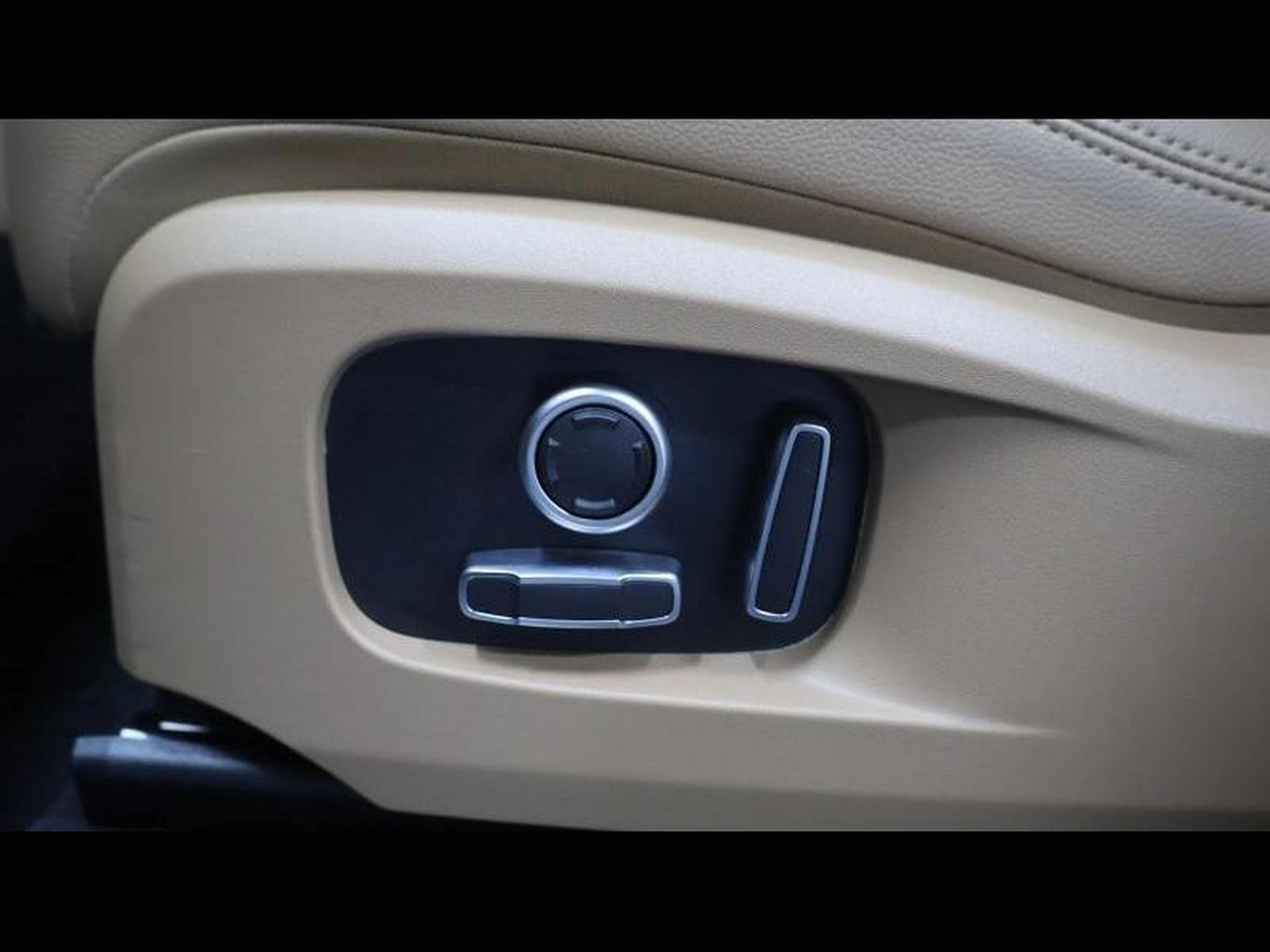 Jaguar F-Pace P400e SE (2022) - Foto 23