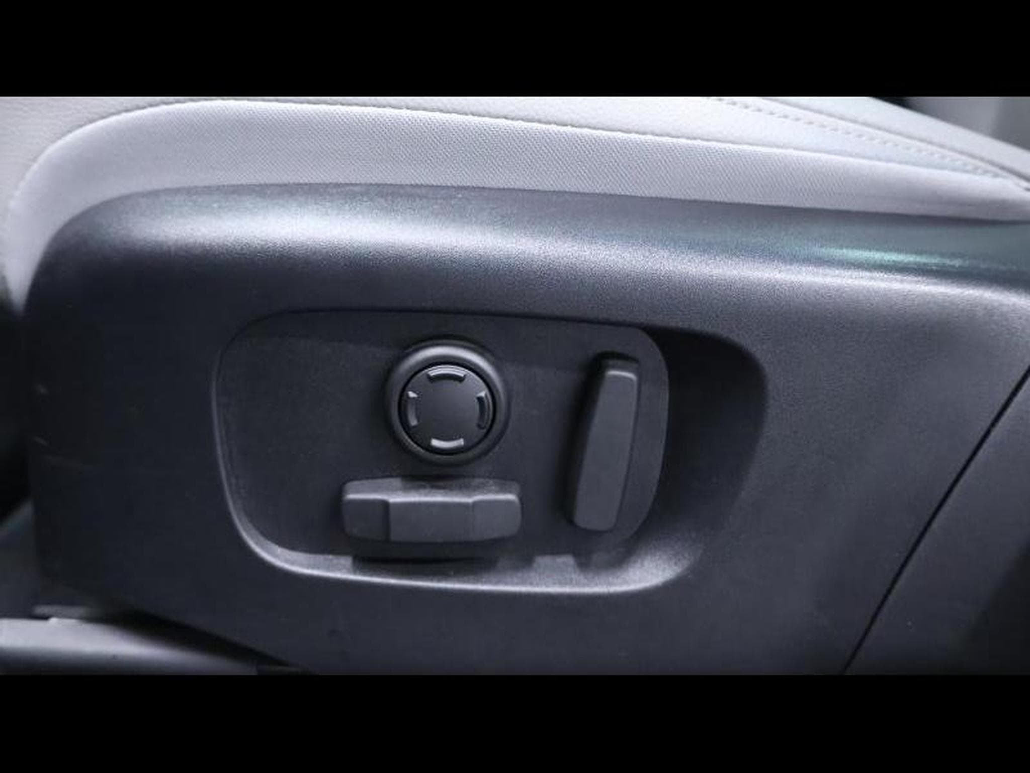 Land-Rover Range Rover Evoque D165 S AWD auto (2025) - Photo 23