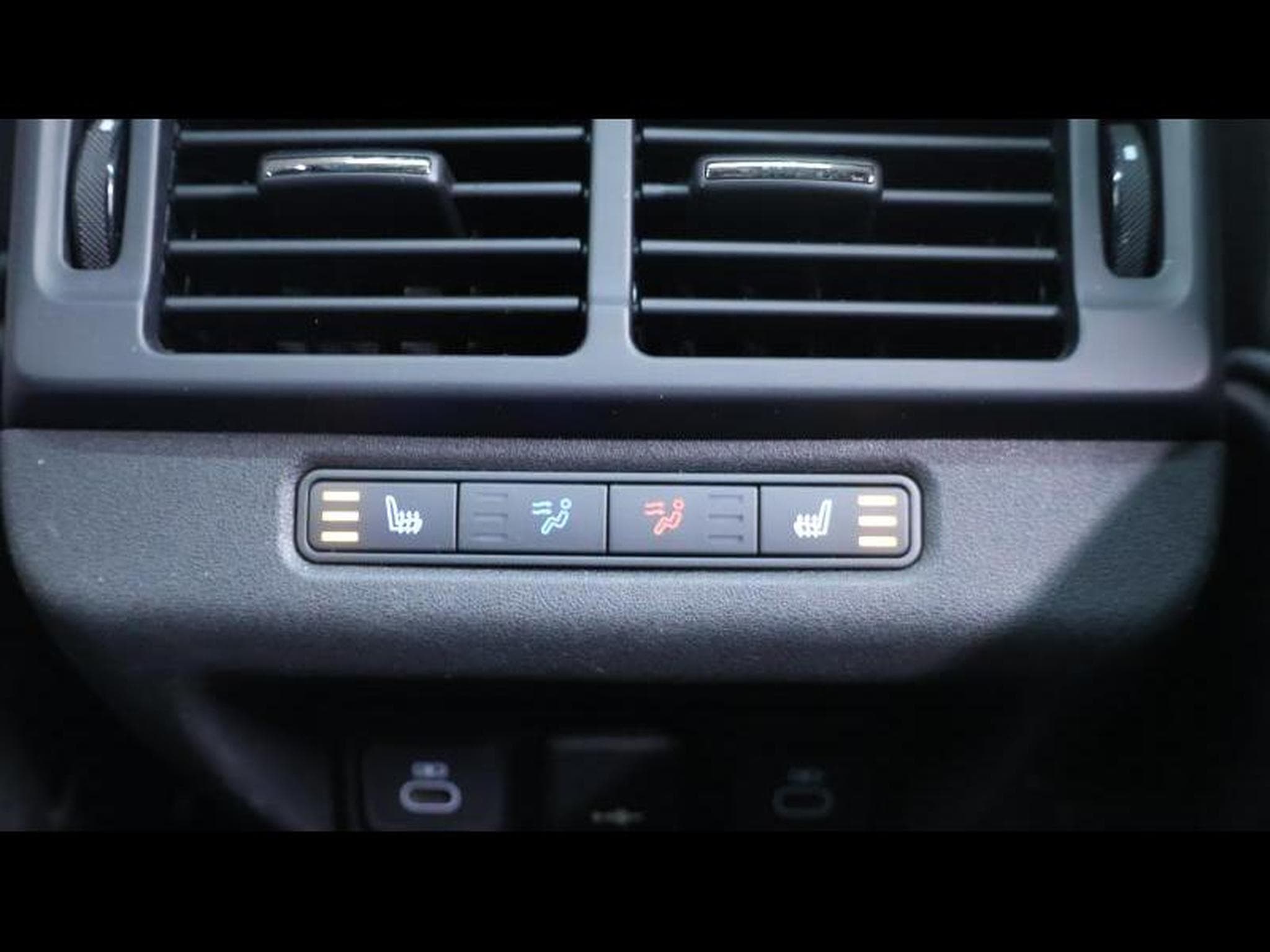 Land-Rover Range Rover Evoque D165 S AWD auto (2025) - Photo 28