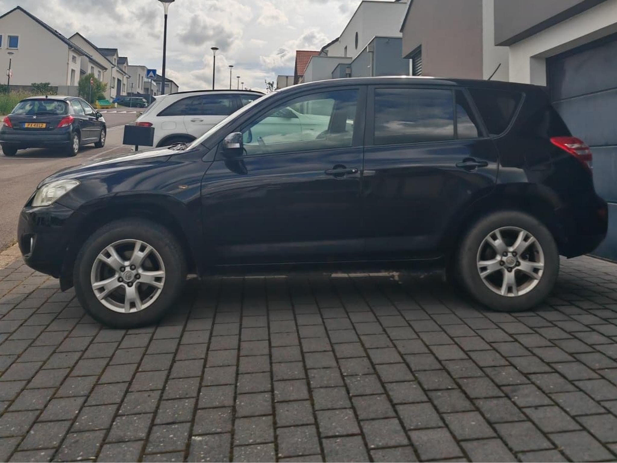 Toyota Rav 4 (2010) - Photo 2