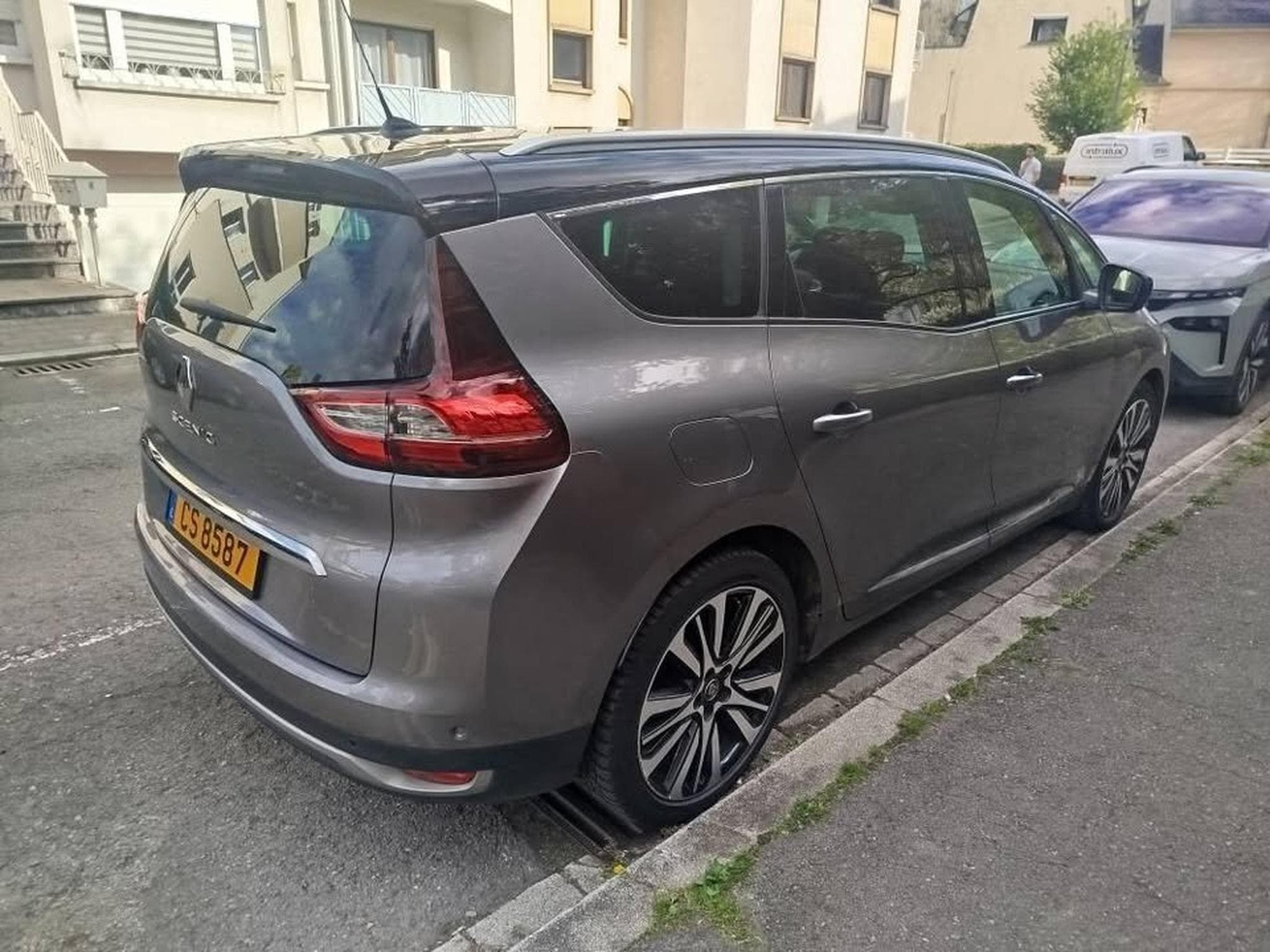Renault Grand Scenic INITIAL PARIS (2020) - Photo 3
