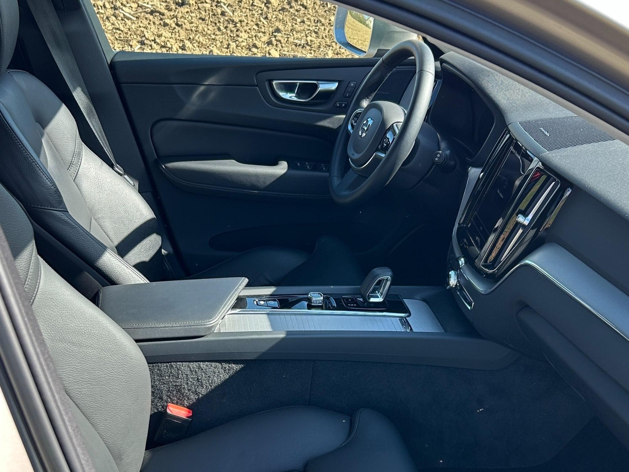 Volvo XC60 B4 Diesel Mild Hybrid Plus Bright (ASO) (2022) - Photo 11