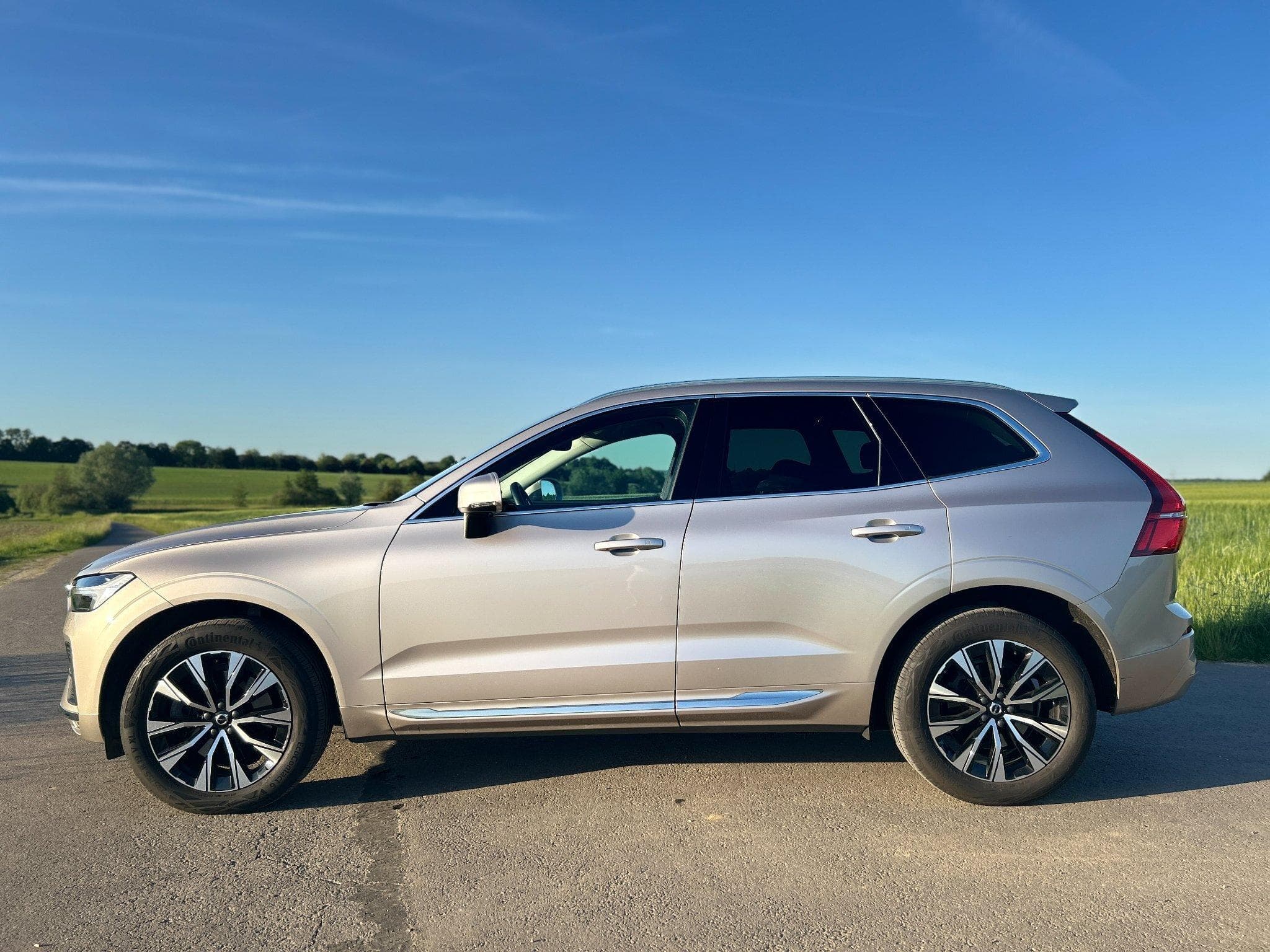 Volvo XC60 B4 Diesel Mild Hybrid Plus Bright (ASO) (2022) - Photo 4