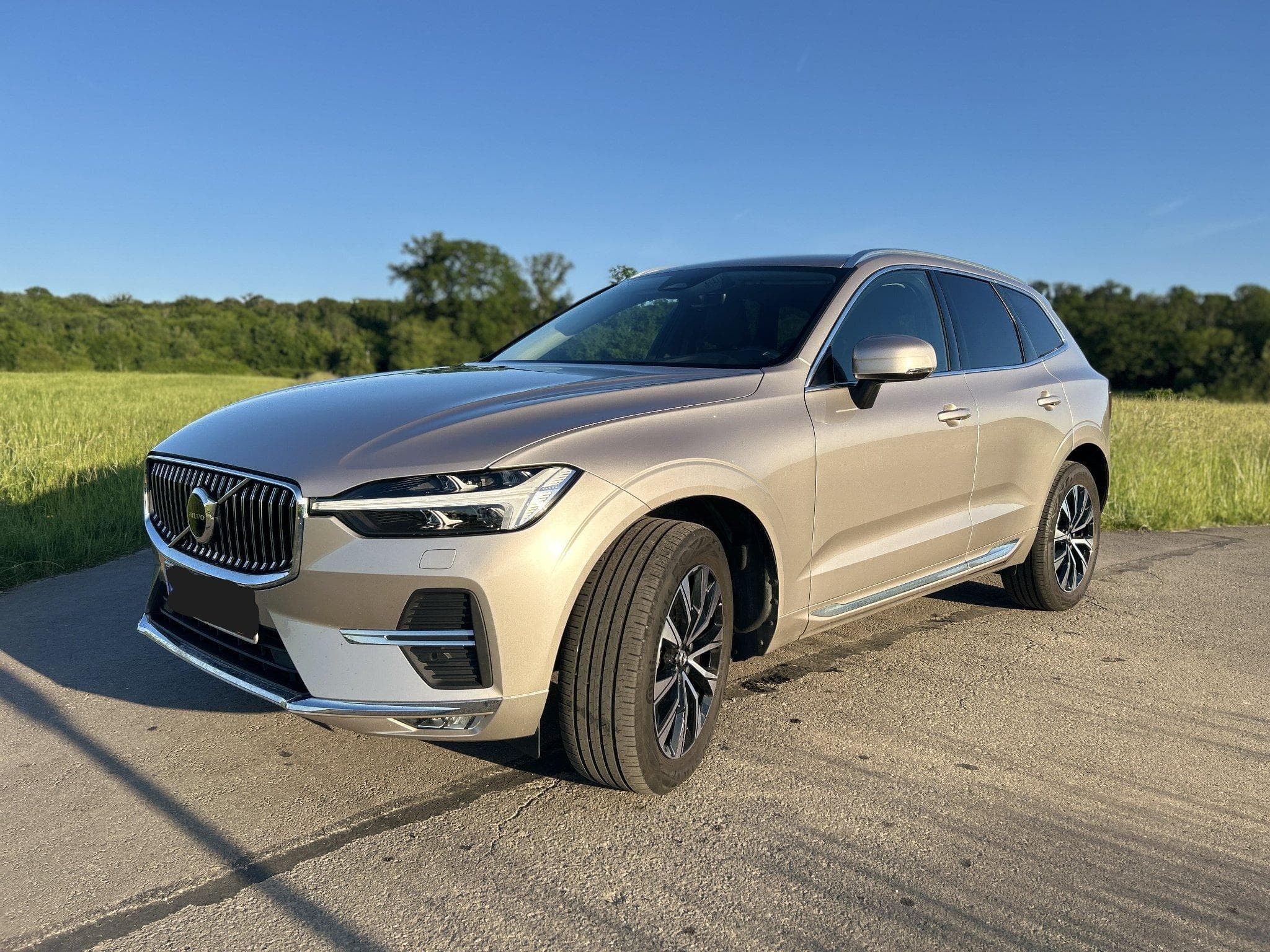Volvo XC60 B4 Diesel Mild Hybrid Plus Bright (ASO) (2022) - Photo 2