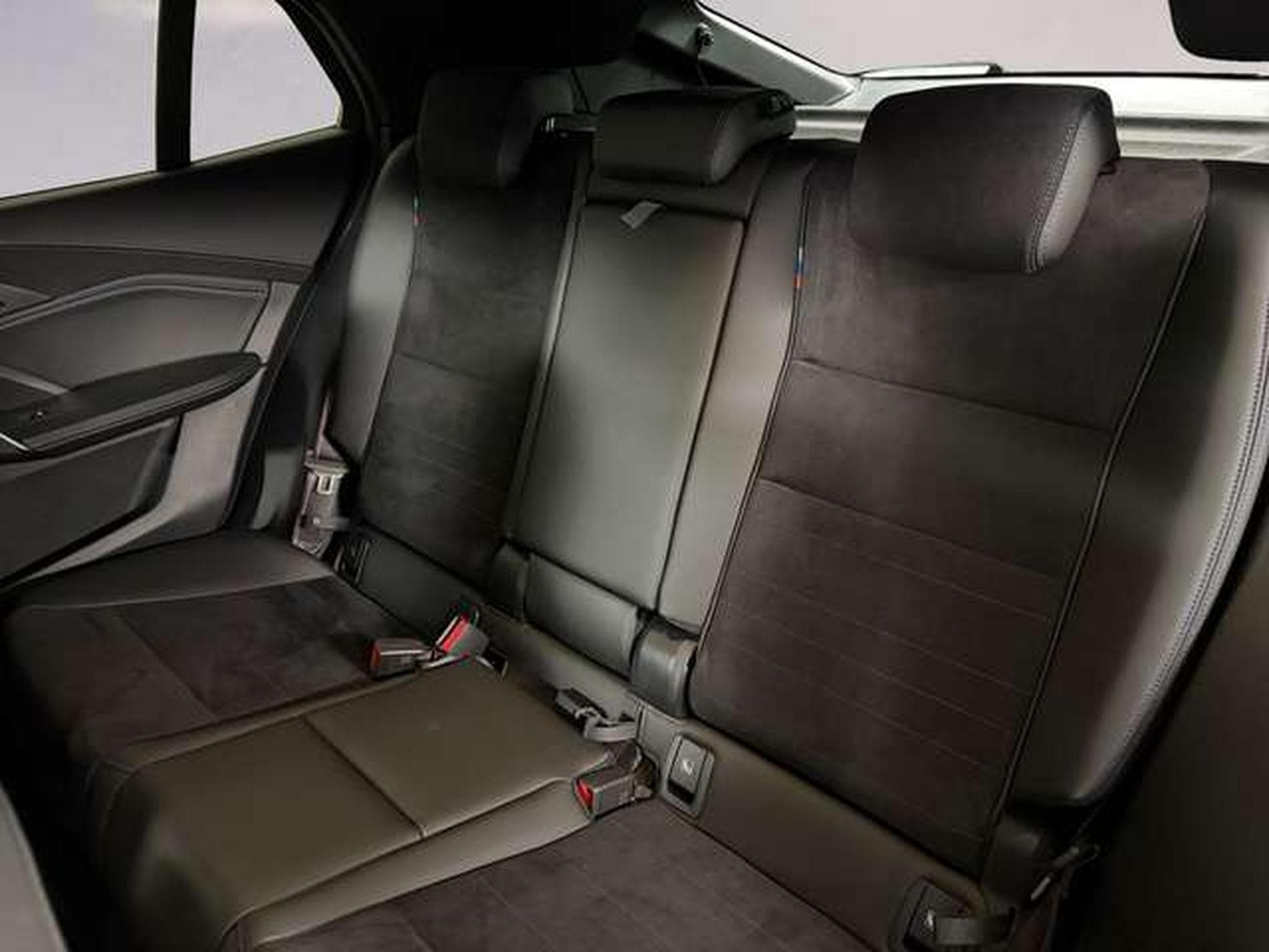 BMW iX2 xDrive30 DAB LED Komfortzg. (2025) - Foto 10