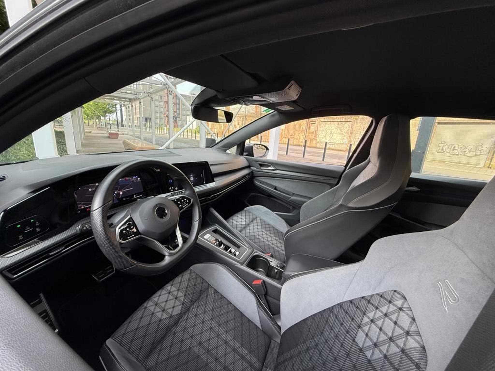 VW Golf VIII / R LINE / Automatique / LED / COCKPIT VIRTUEL (2022) - Photo 9