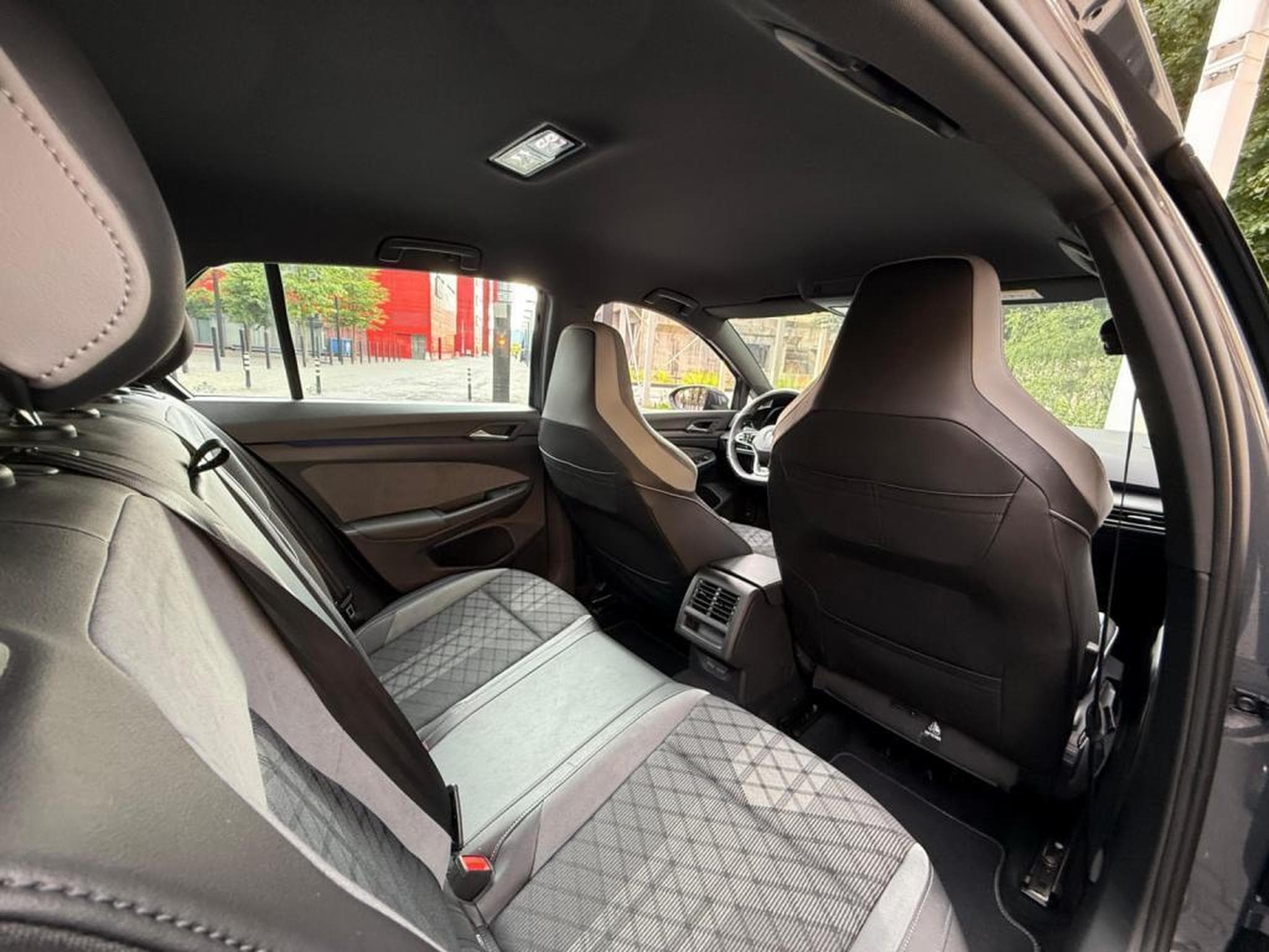 VW Golf VIII / R LINE / Automatique / LED / COCKPIT VIRTUEL (2022) - Photo 10