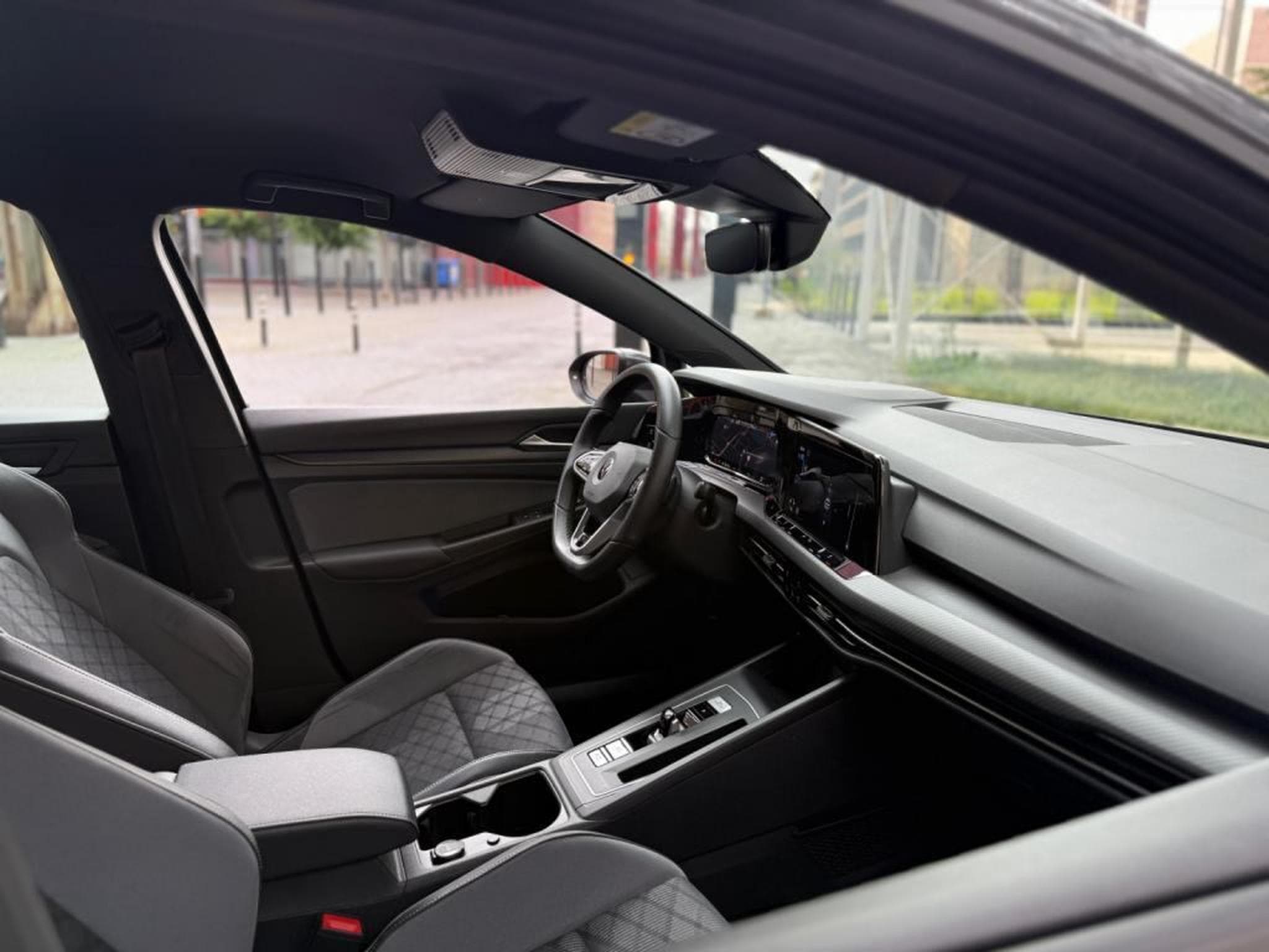VW Golf VIII / R LINE / Automatique / LED / COCKPIT VIRTUEL (2022) - Photo 13