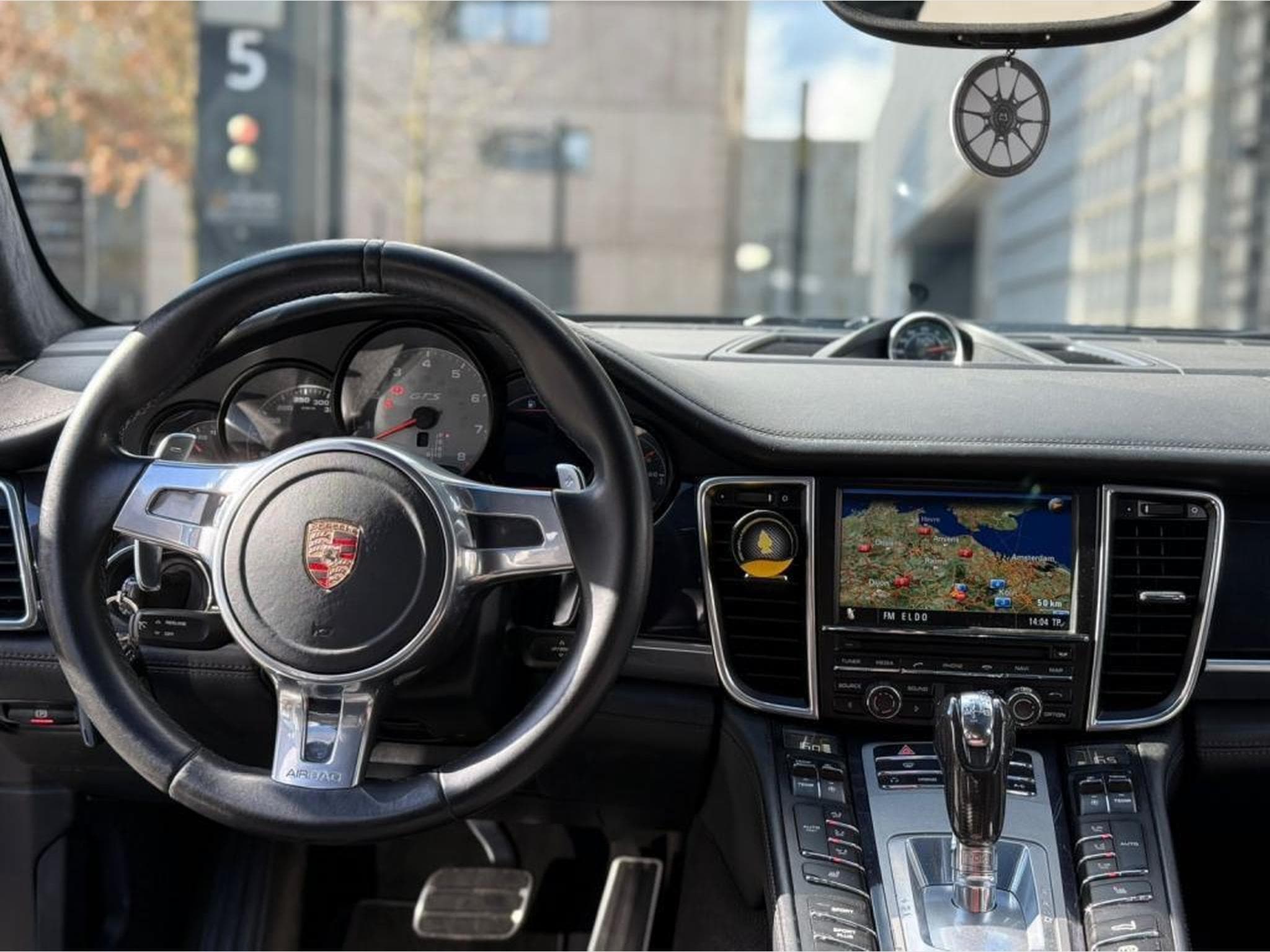 Porsche Panamera GTS / 4.8 / PDK / (2012) - Photo 12