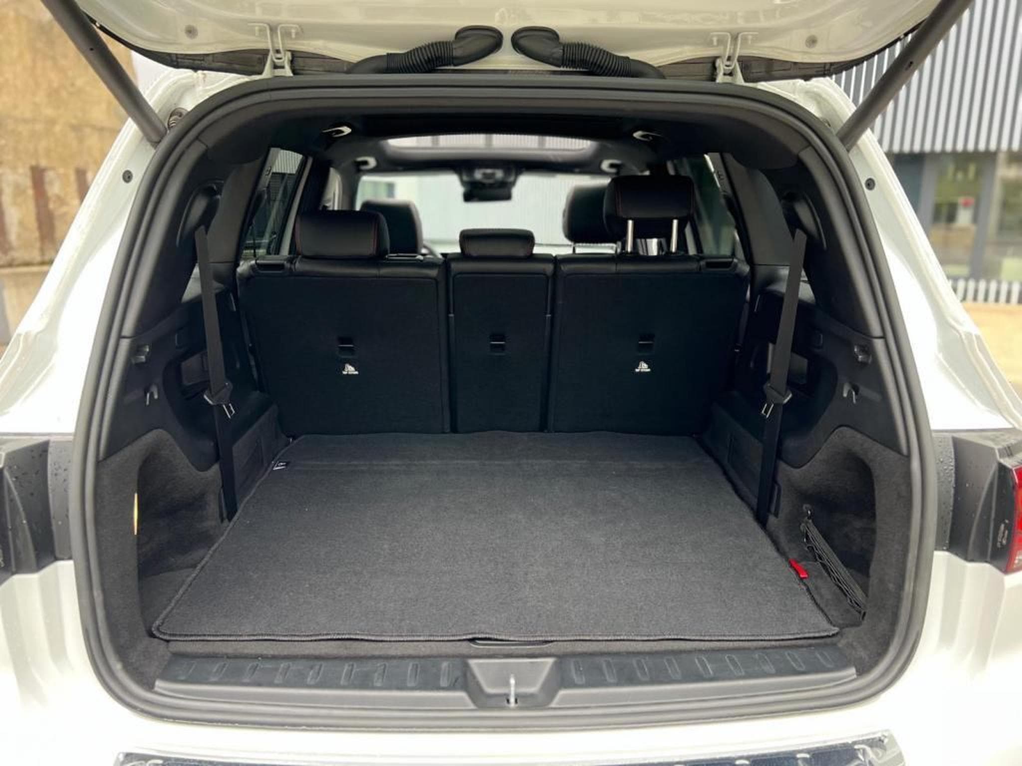 Mercedes GLB 250 (2021) - Photo 12