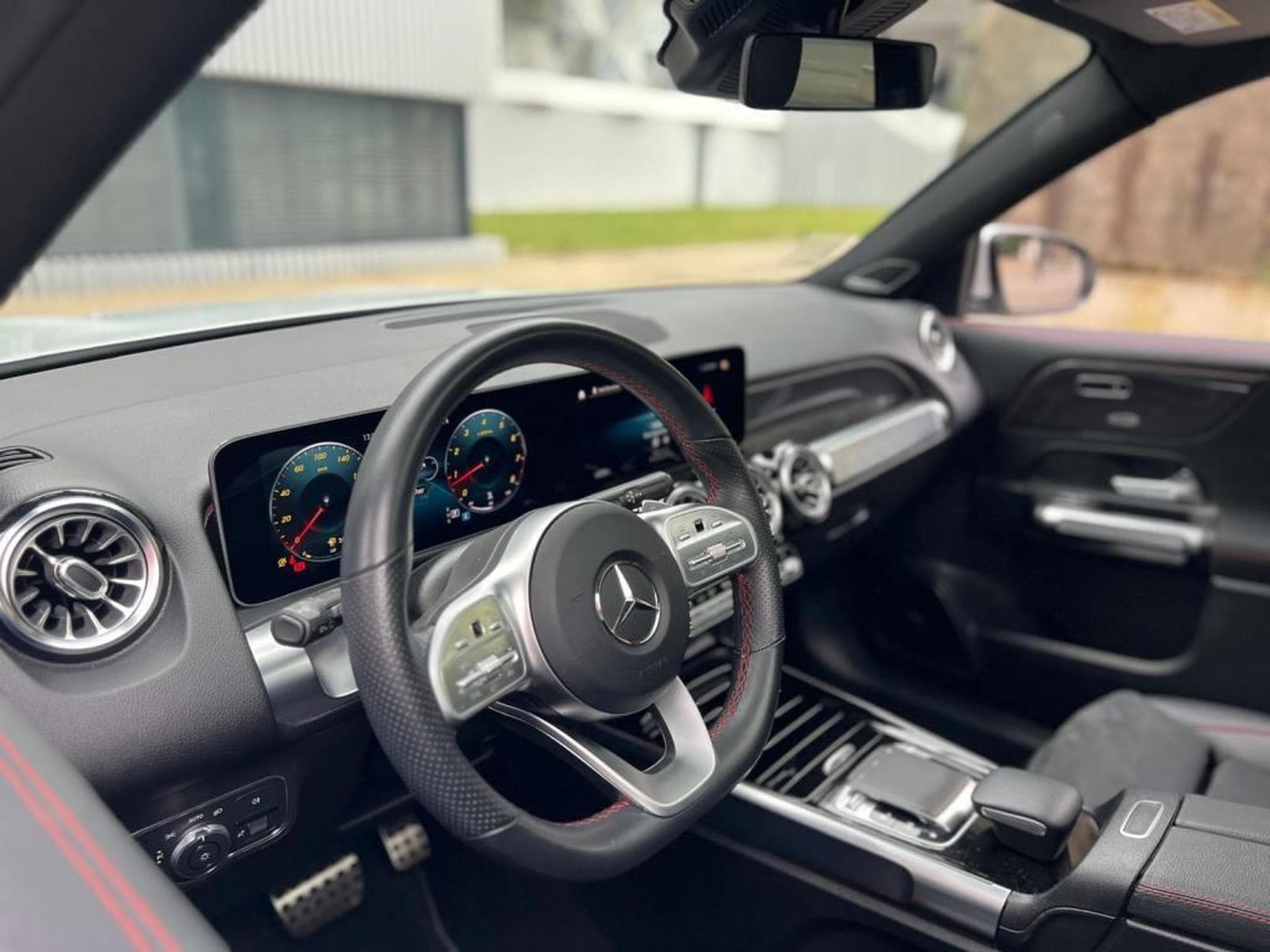 Mercedes GLB 250 (2021) - Photo 14
