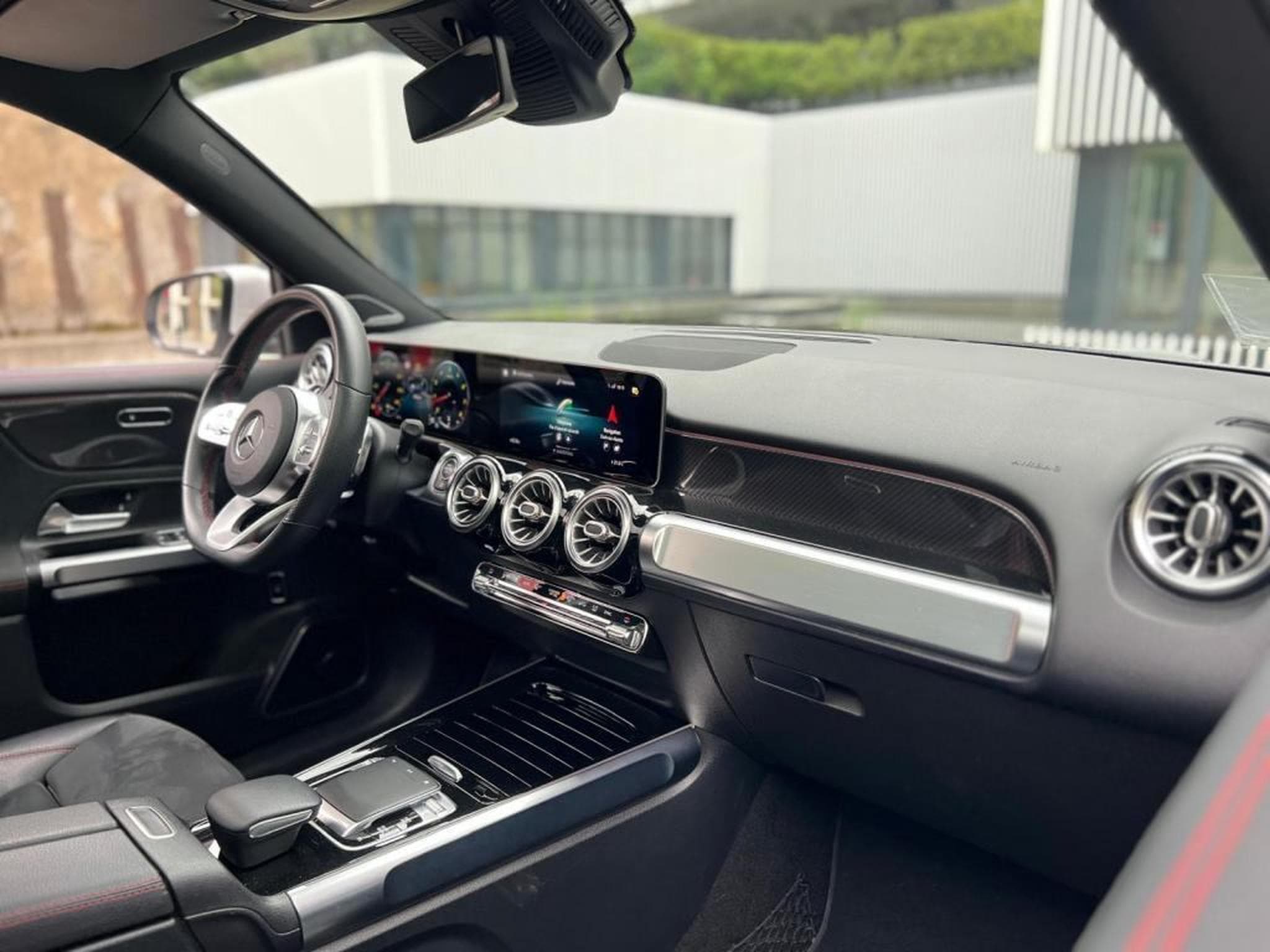 Mercedes GLB 250 (2021) - Photo 15