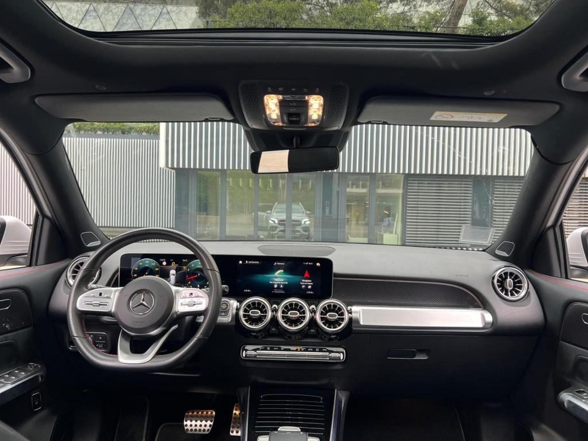 Mercedes GLB 250 (2021) - Photo 13