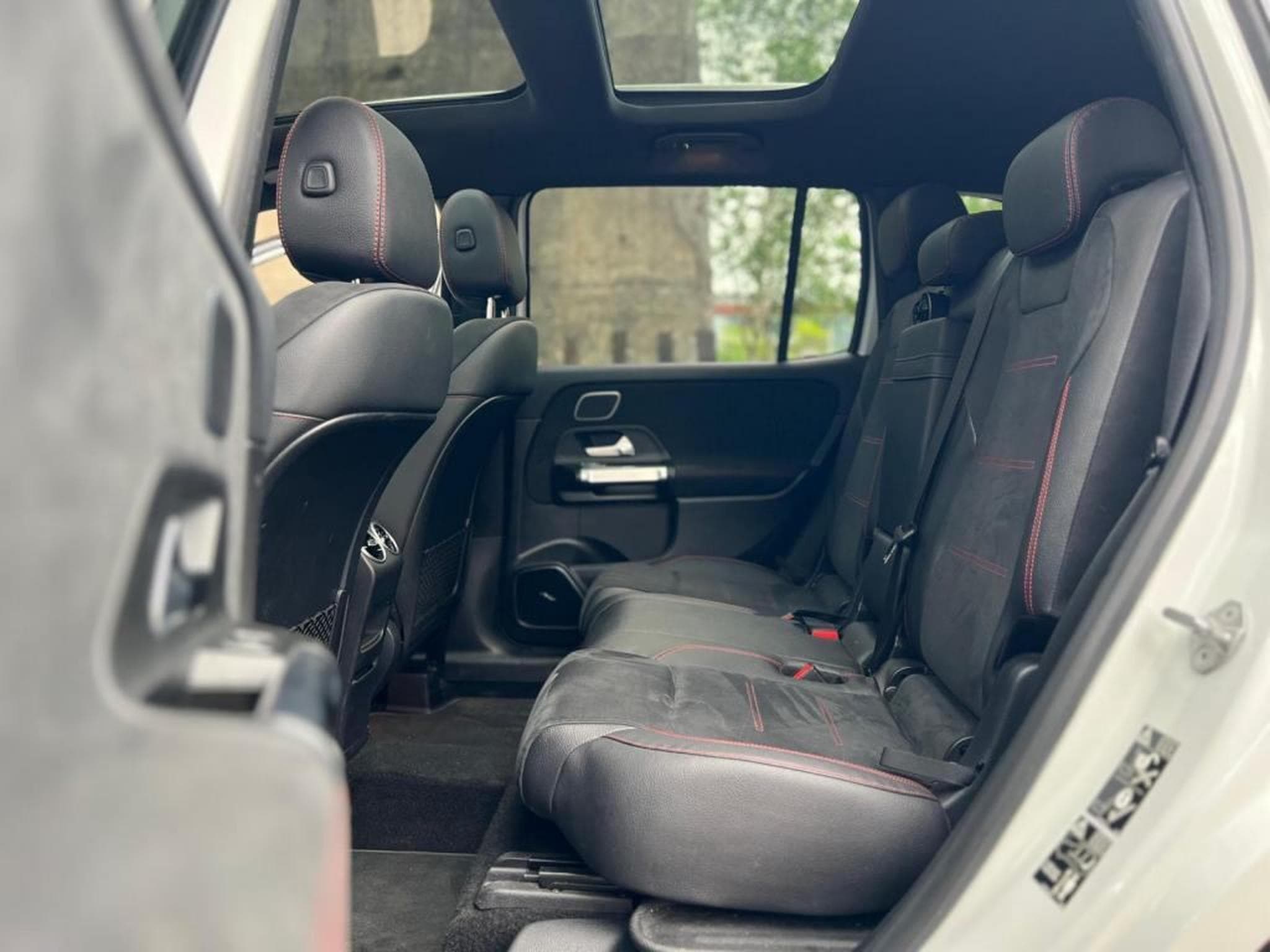 Mercedes GLB 250 (2021) - Photo 18