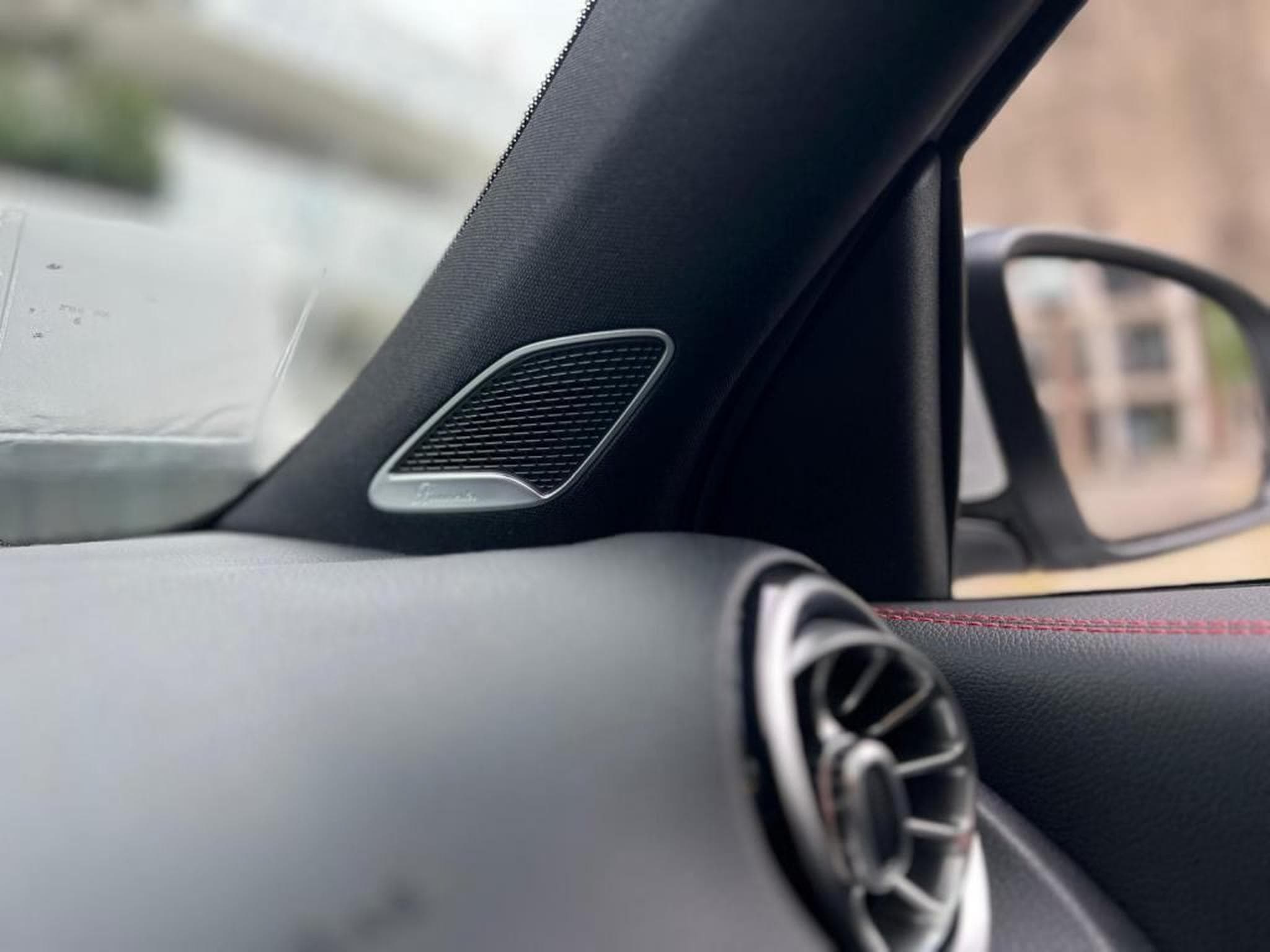 Mercedes GLB 250 (2021) - Photo 24