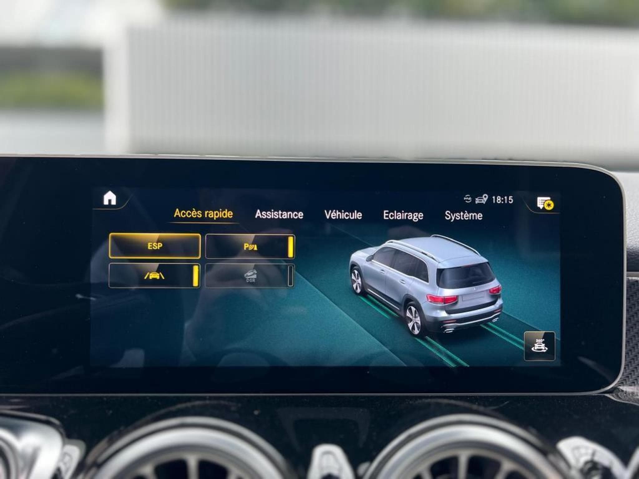 Mercedes GLB 250 (2021) - Photo 21