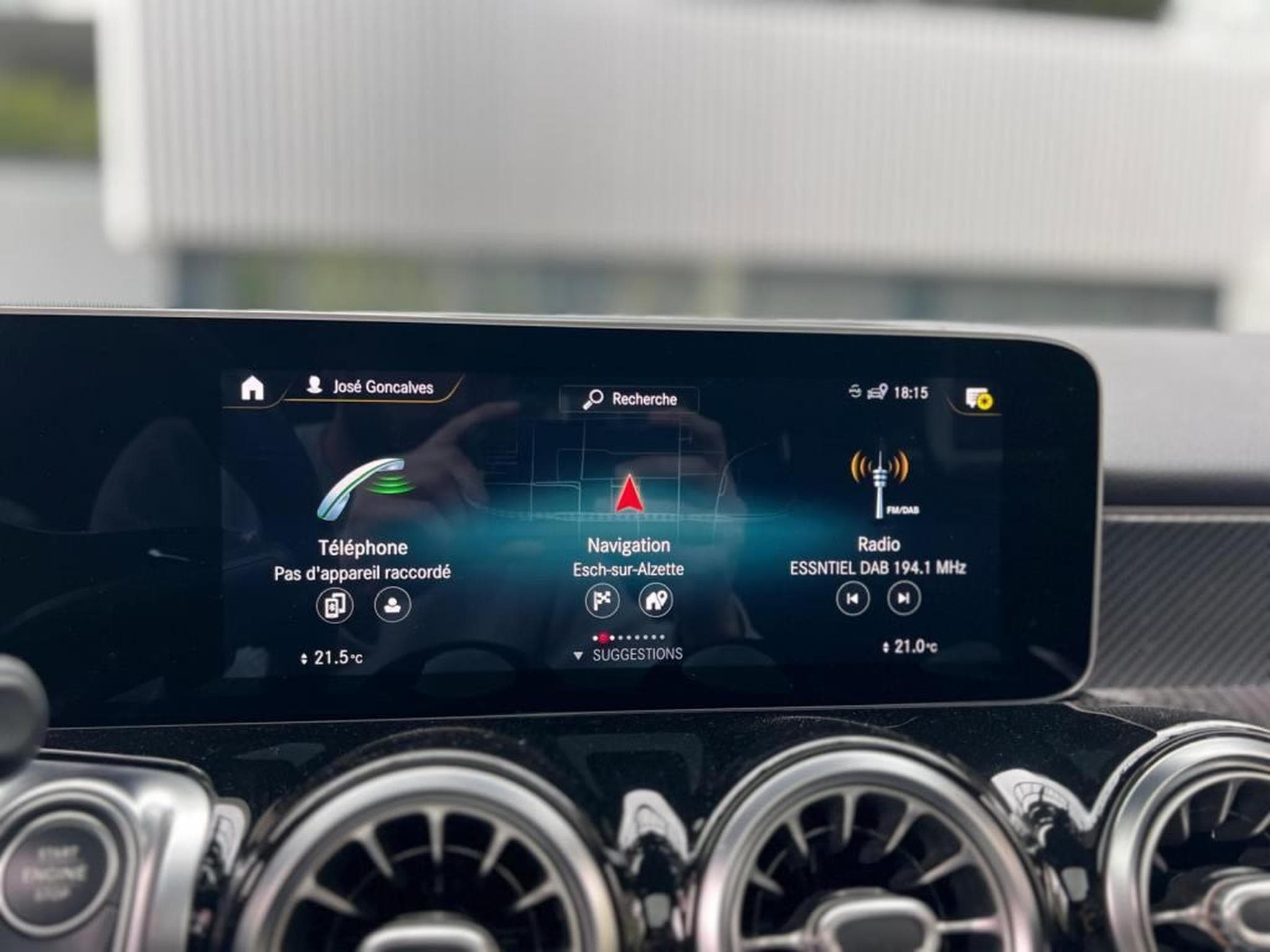 Mercedes GLB 250 (2021) - Photo 23
