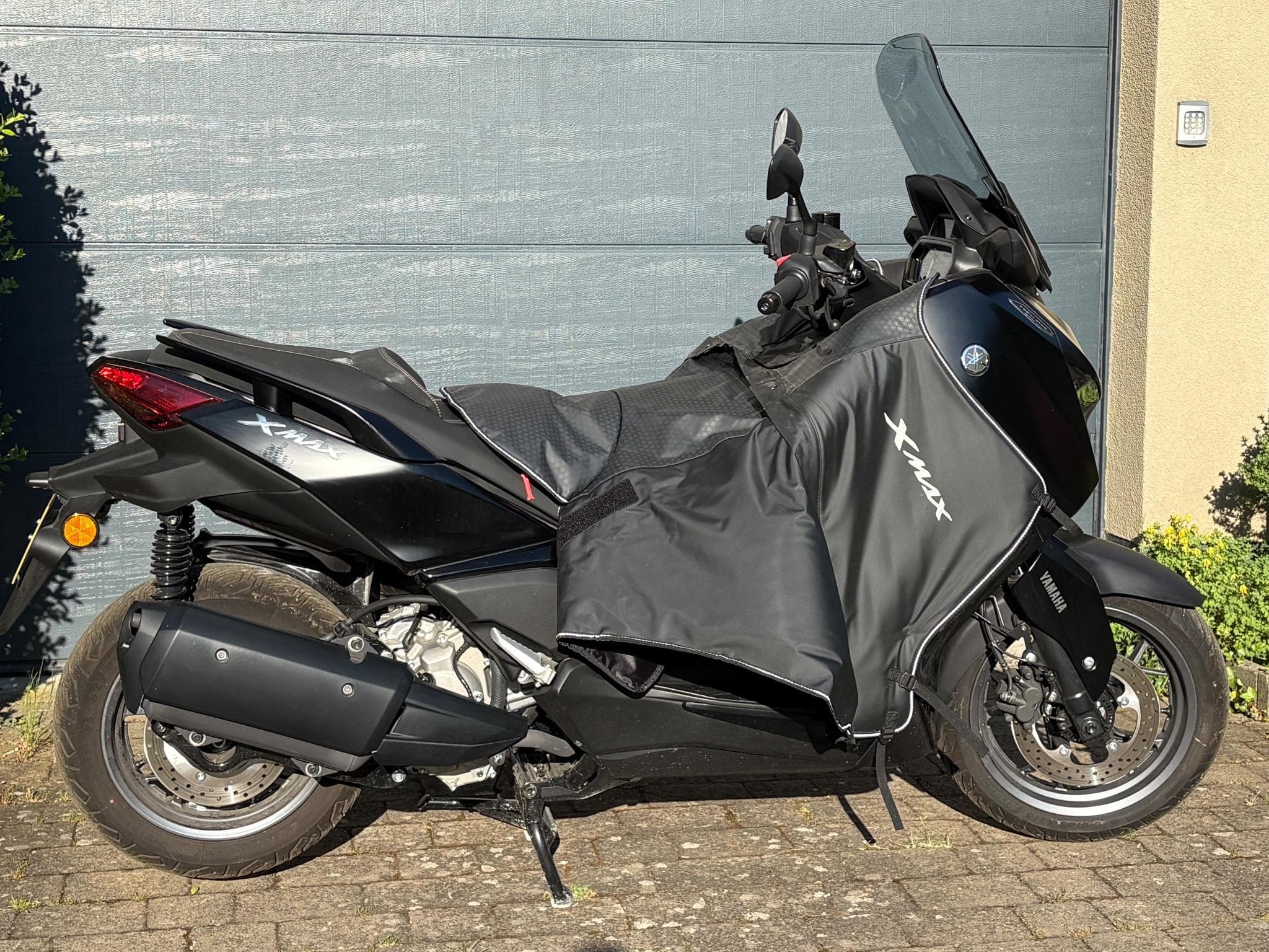 Yamaha X-Max Tech Max (2024) - Photo 2