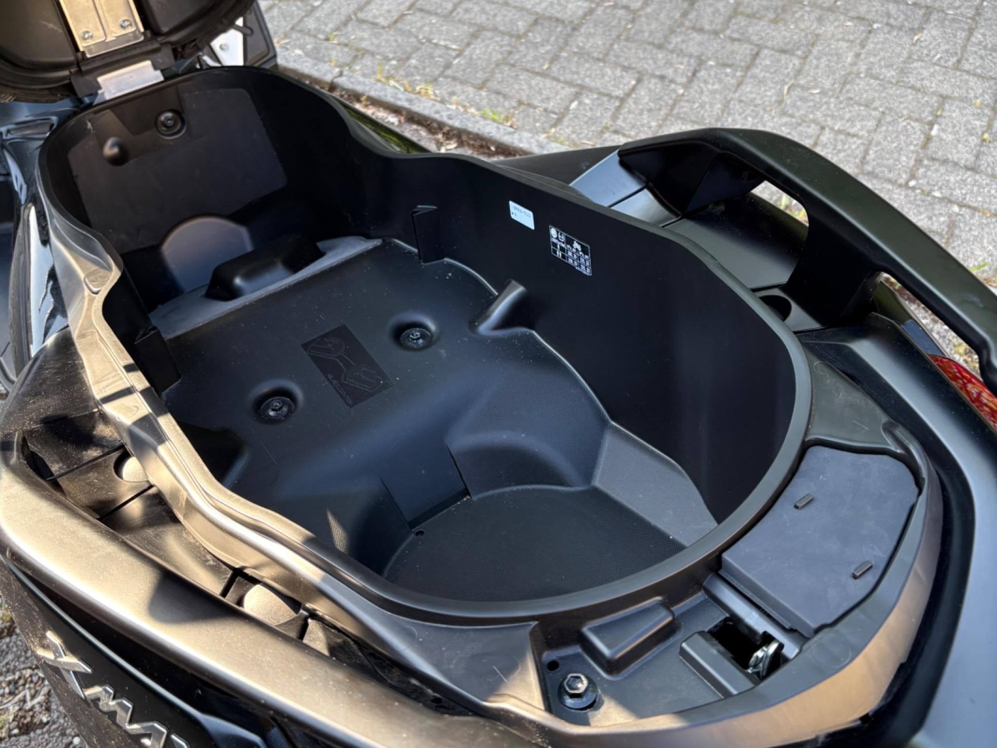 Yamaha X-Max Tech Max (2024) - Photo 8
