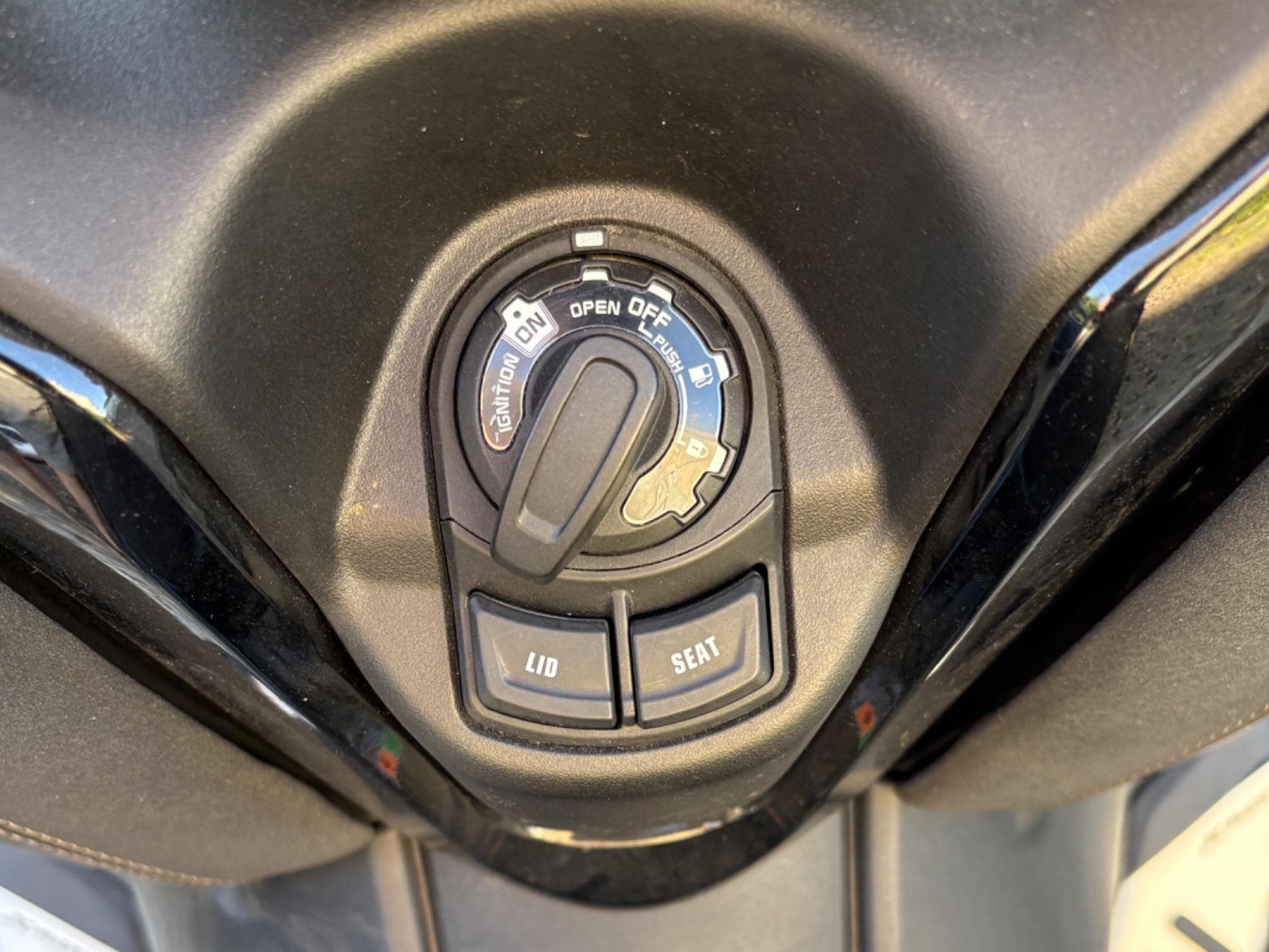 Yamaha X-Max Tech Max (2024) - Photo 9