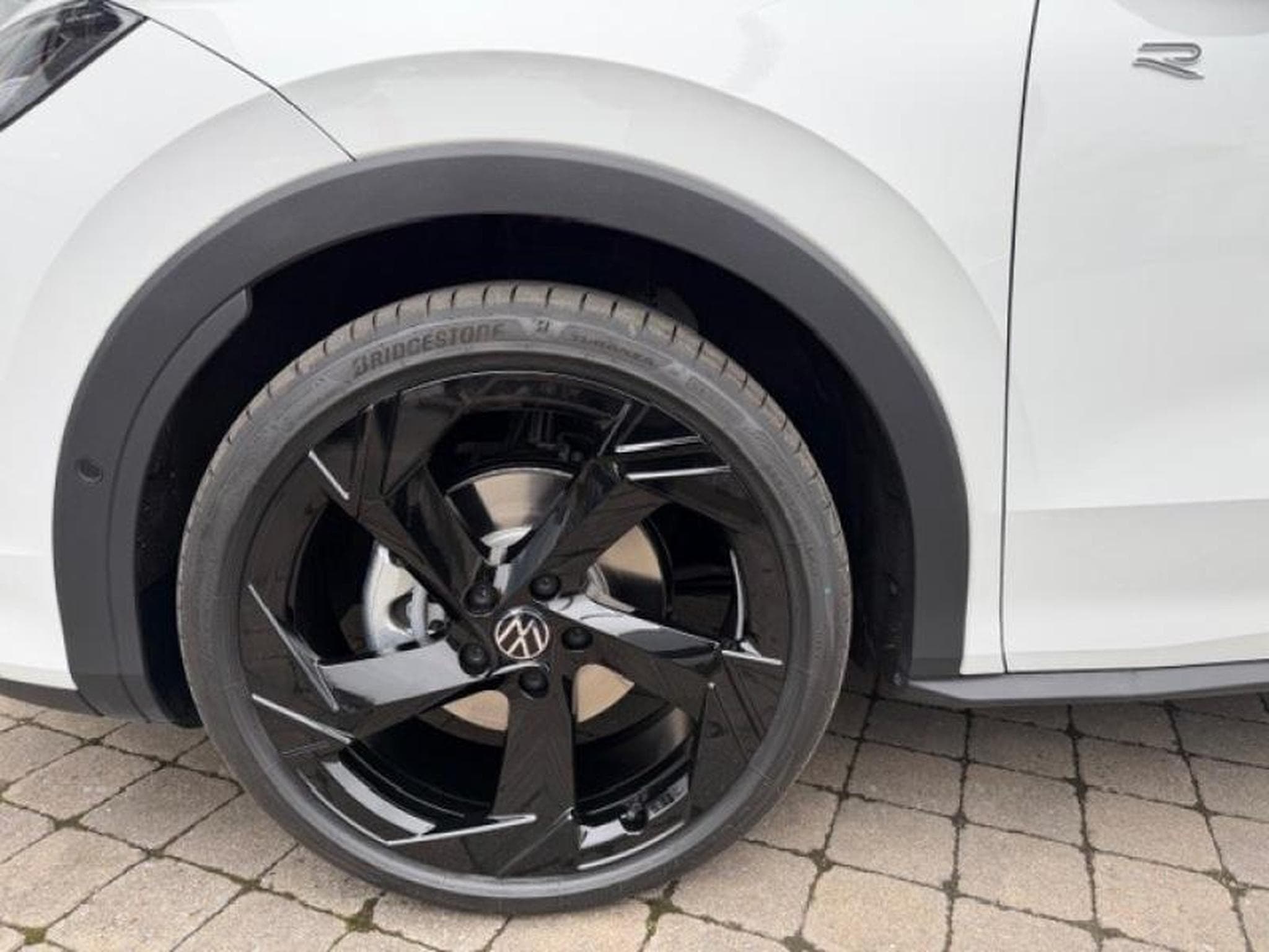 VW T-Roc R-LINE (2025) - Photo 11