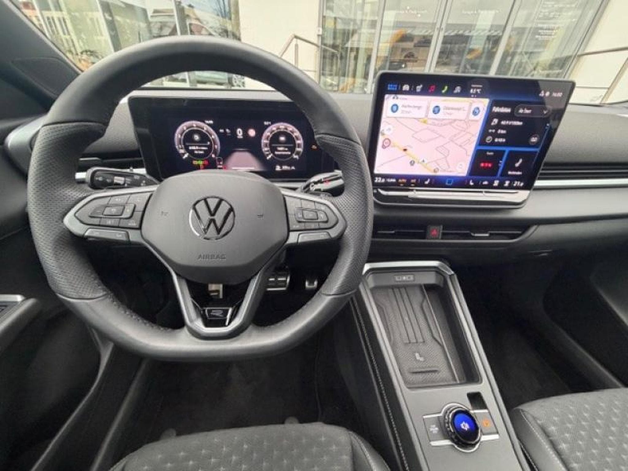 VW T-Roc R-LINE (2025) - Photo 14