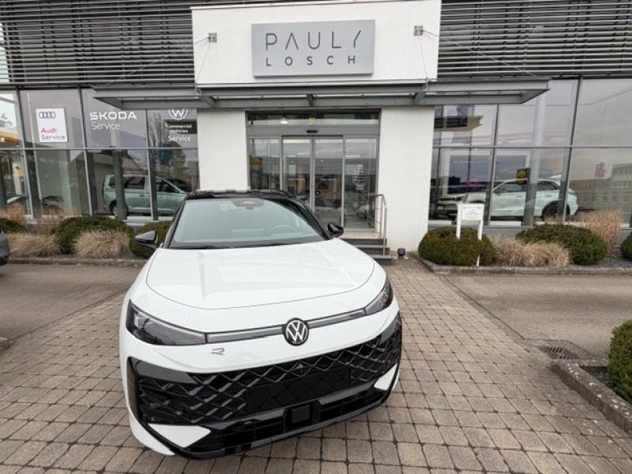 VW T-Roc R-LINE (2025) - Photo 3