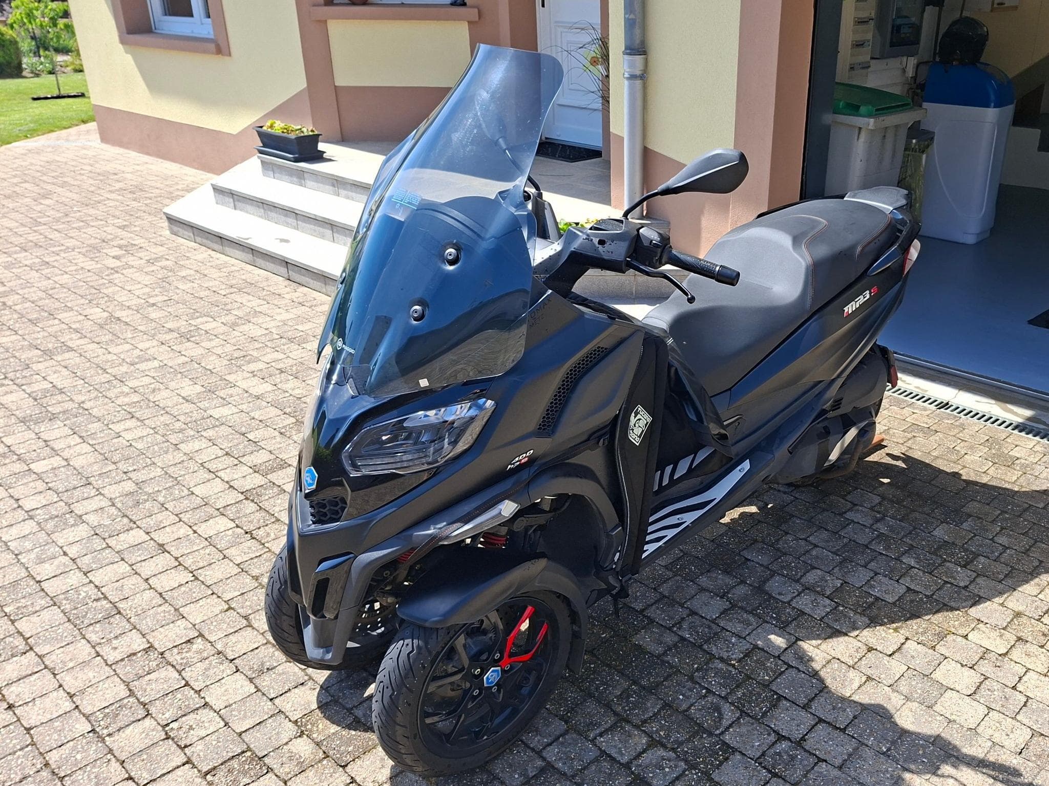 Piaggio MP3 Sport 400 (2022) - Photo 1