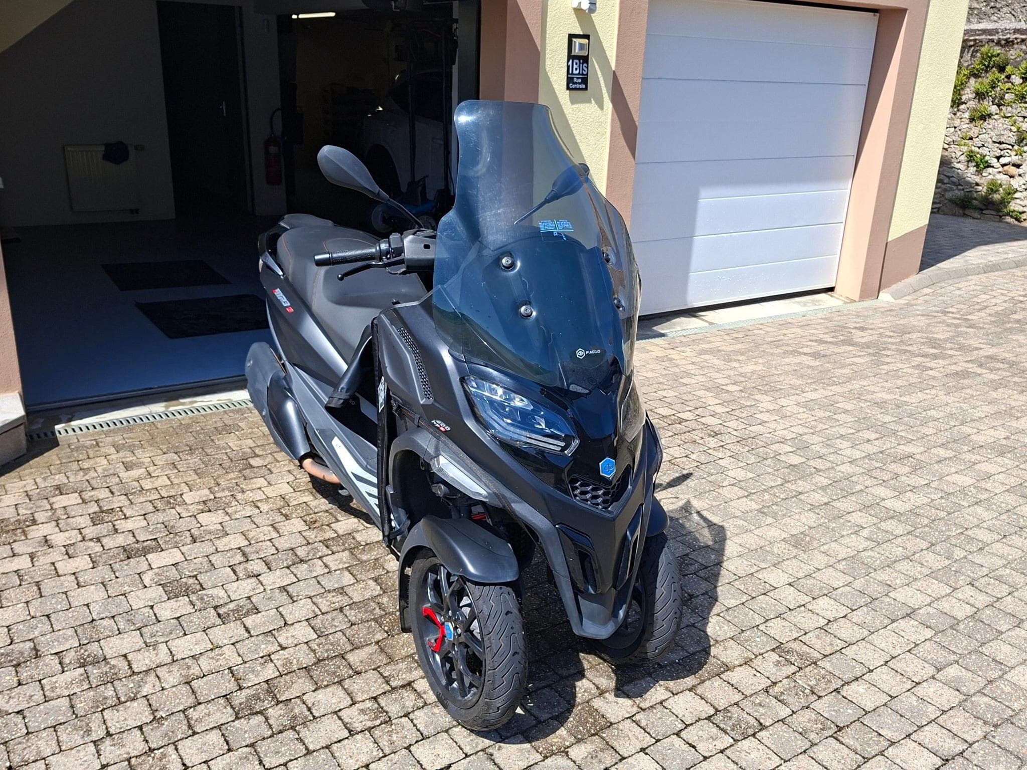 Piaggio MP3 Sport 400 (2022) - Photo 2