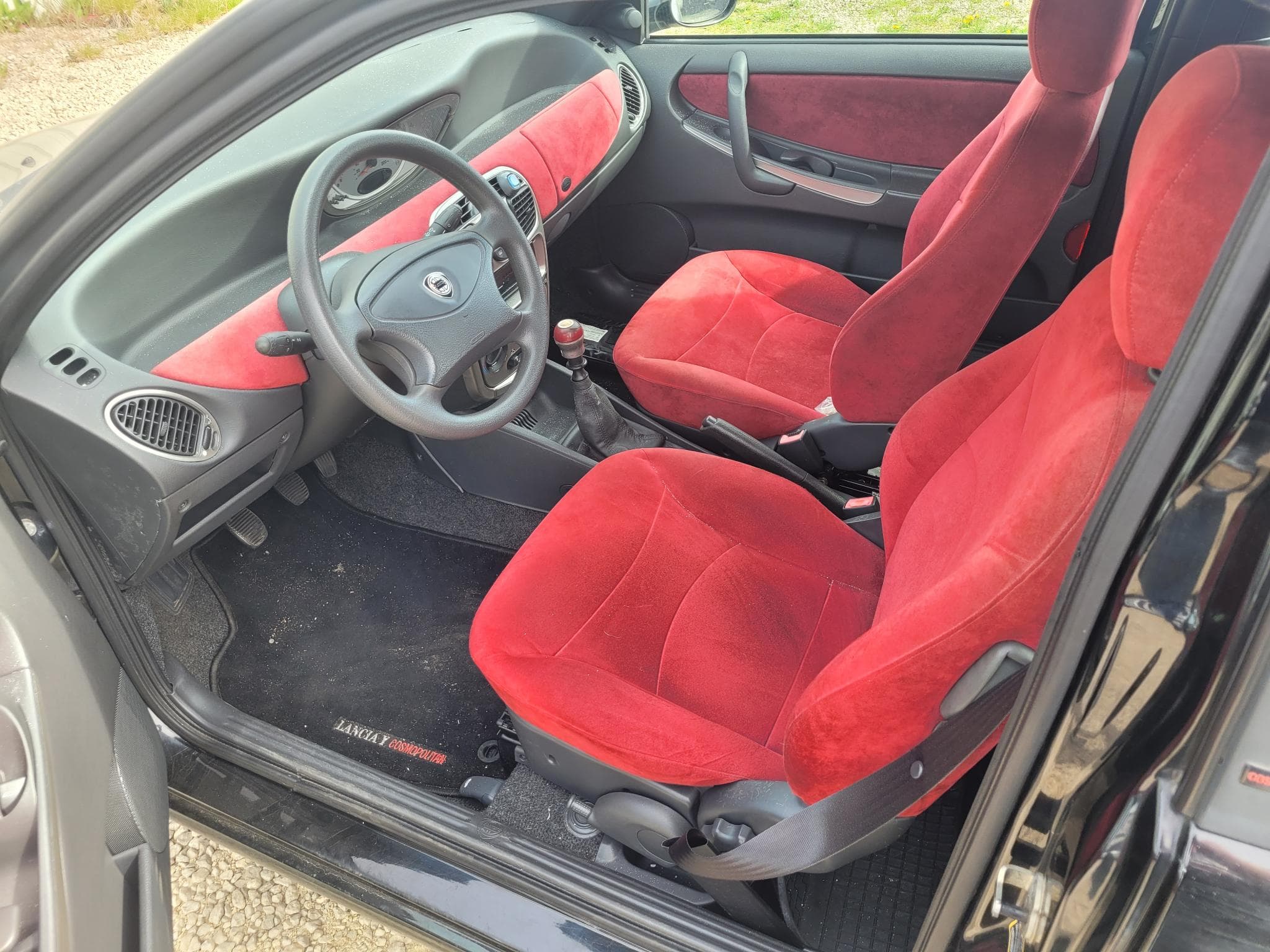 Lancia Ypsilon COSMOPOLITAN (2001) - Photo 4