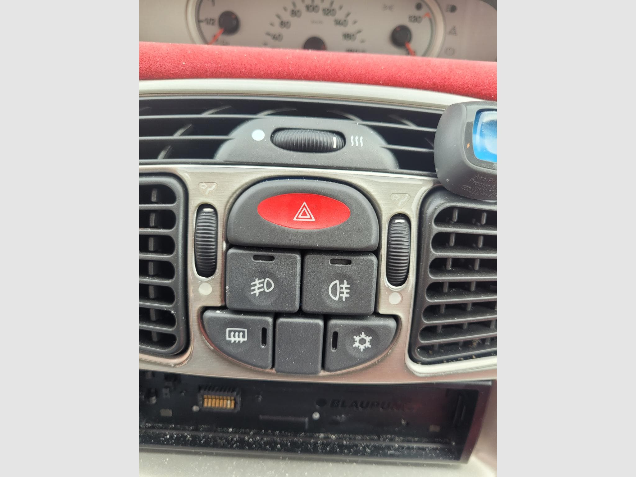 Lancia Ypsilon COSMOPOLITAN (2001) - Photo 5