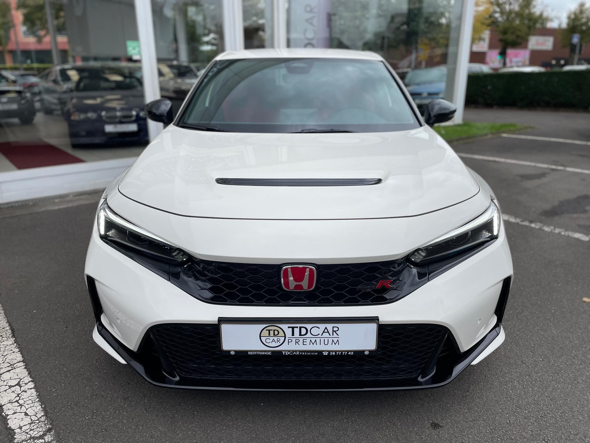 Honda Civic TYPE R championship white edition (2024) - Photo 2