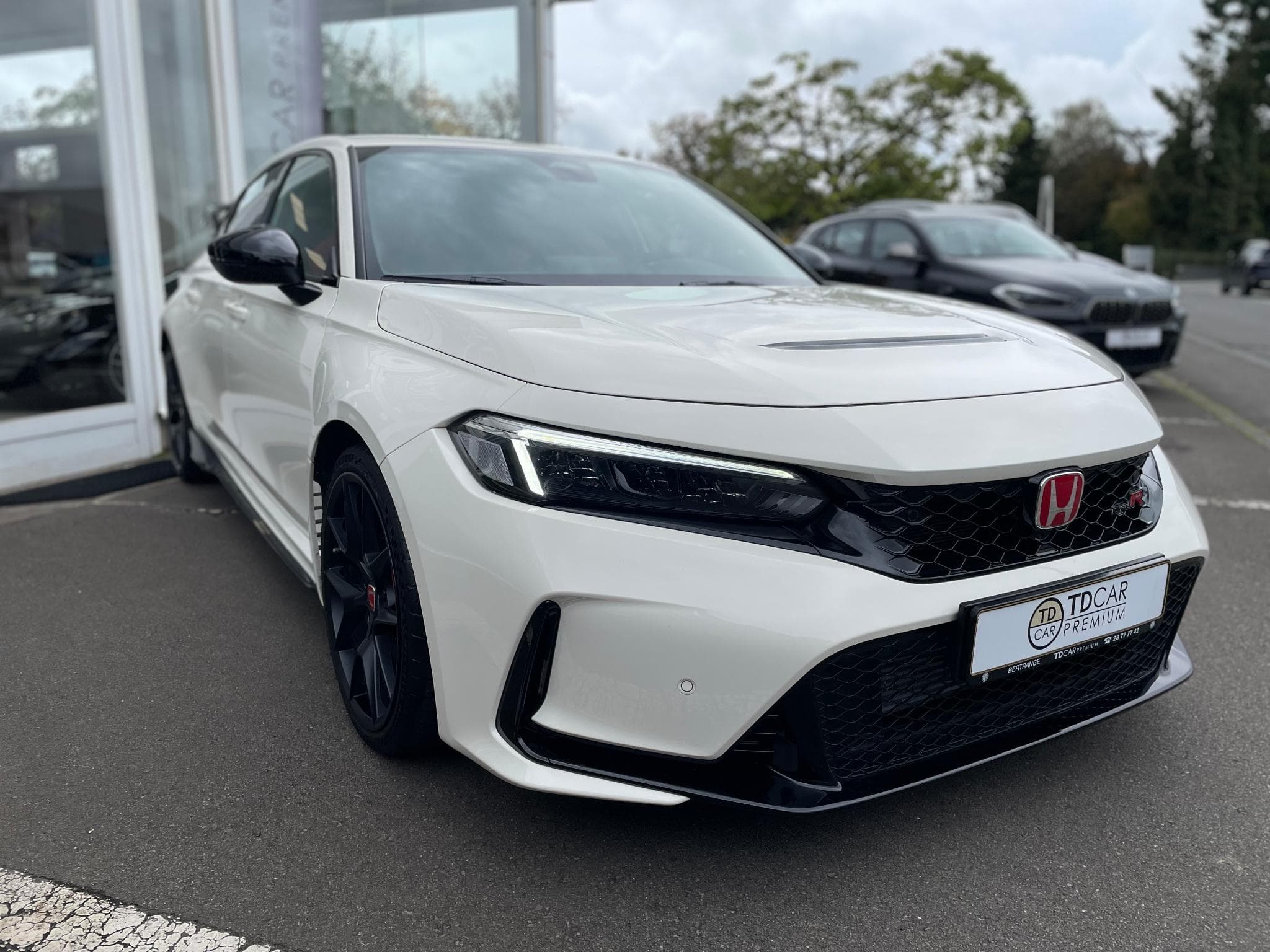 Honda Civic TYPE R championship white edition (2024) - Photo 3