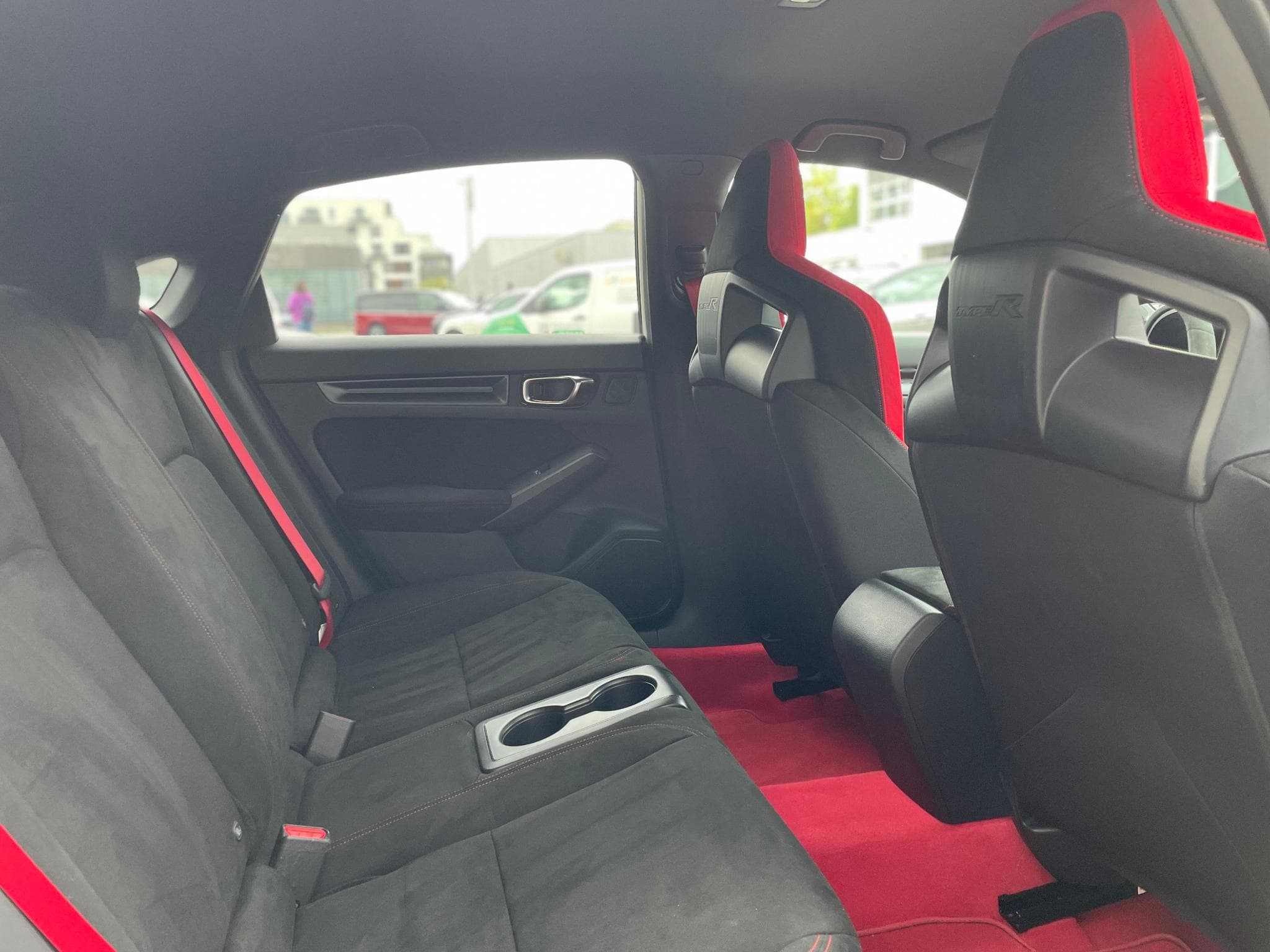 Honda Civic TYPE R championship white edition (2024) - Photo 5