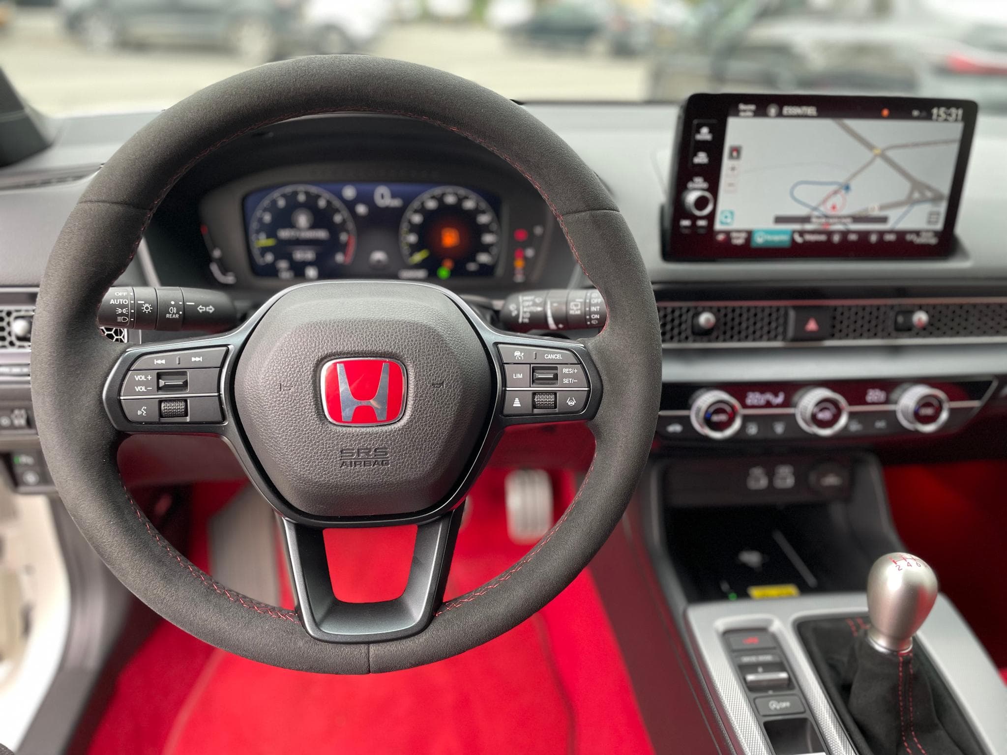 Honda Civic TYPE R championship white edition (2024) - Photo 8