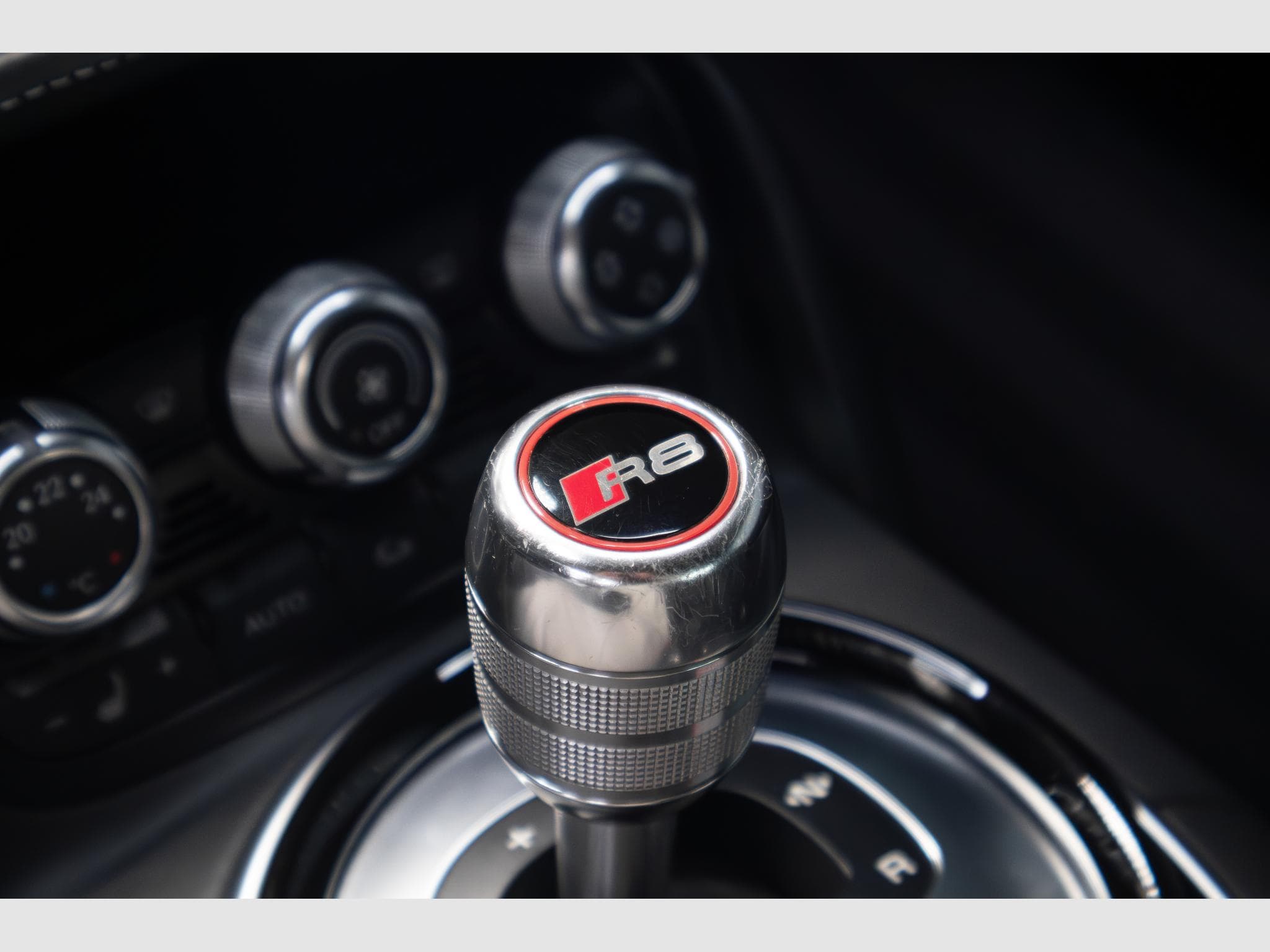 Audi R8 V10 PLUS 5.2 FSI QUATTRO S-TRONIC (2014) - Photo 18