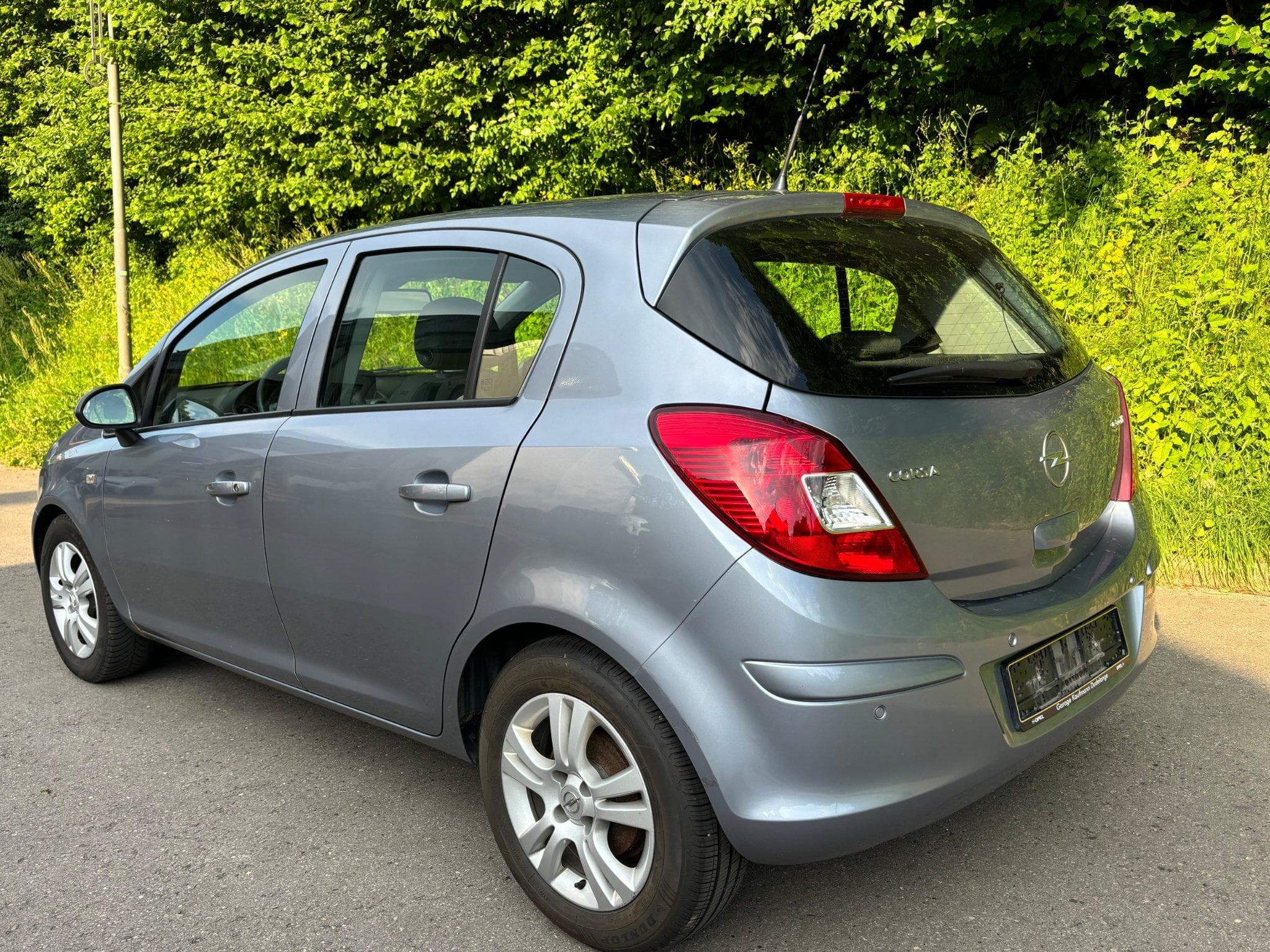 Opel Corsa 1.3Cdti 75cv *1ere main (2009) - Photo 2