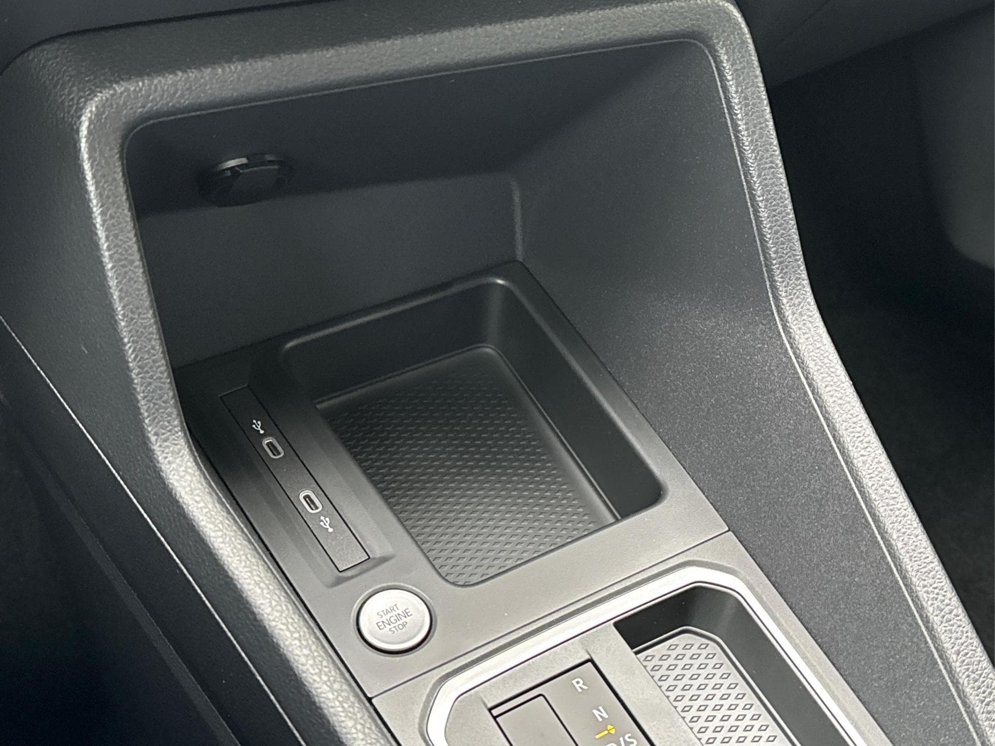 VW Caddy Style (2026) - Photo 23