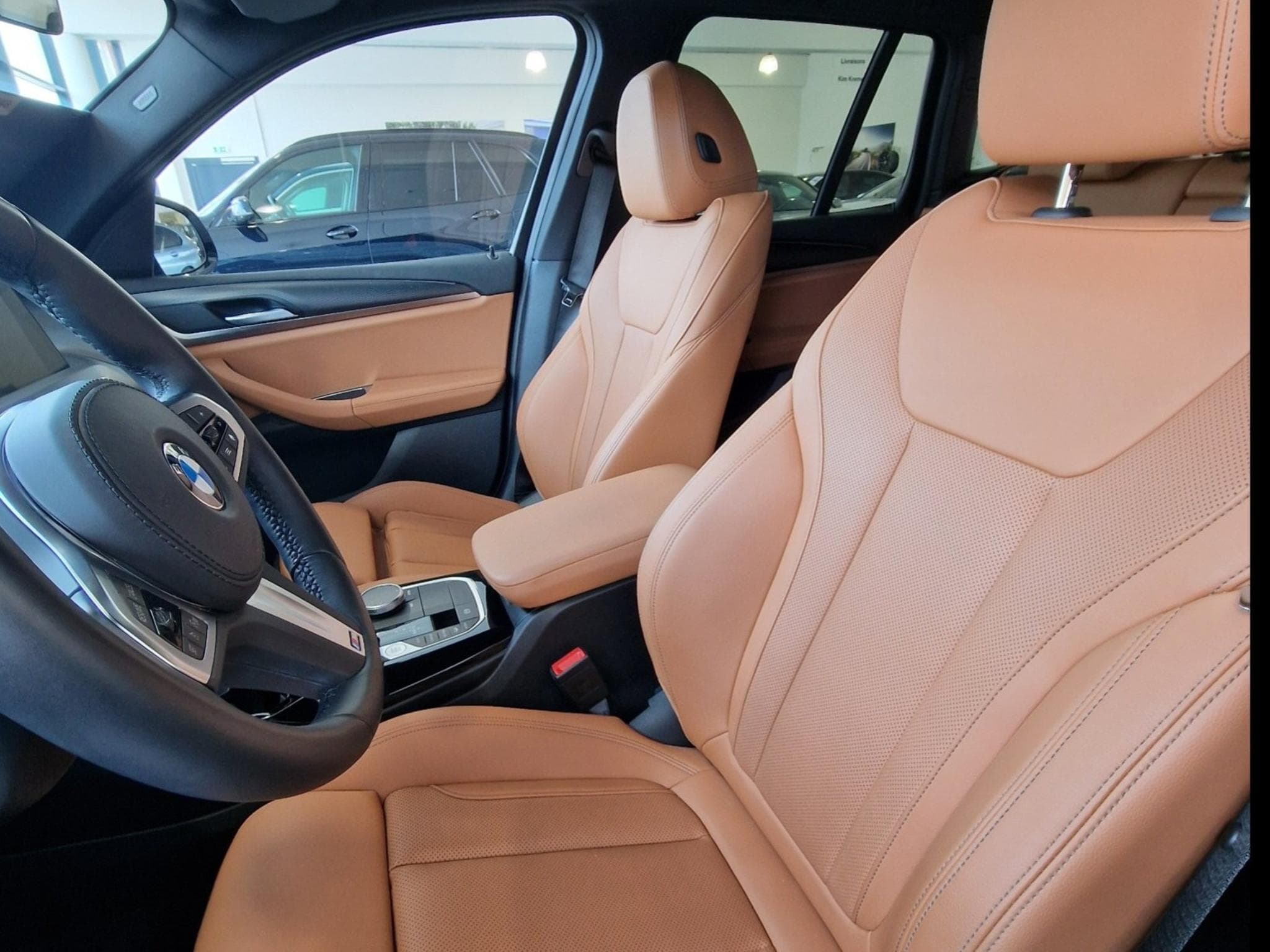 BMW X3 X-drive 2.0i (2022) - Photo 5