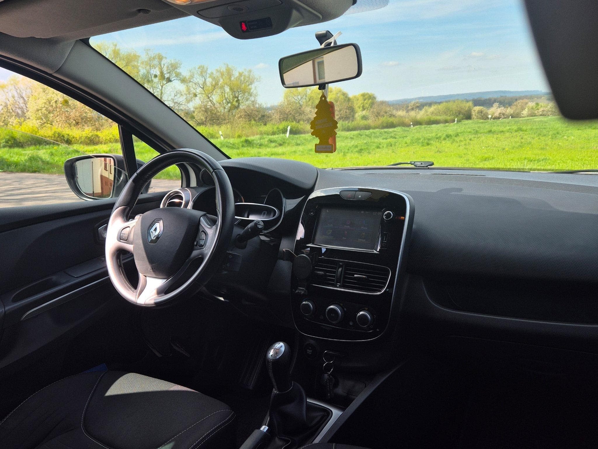 Renault Clio 1.5 dCi Energy Limited (2016) - Photo 2