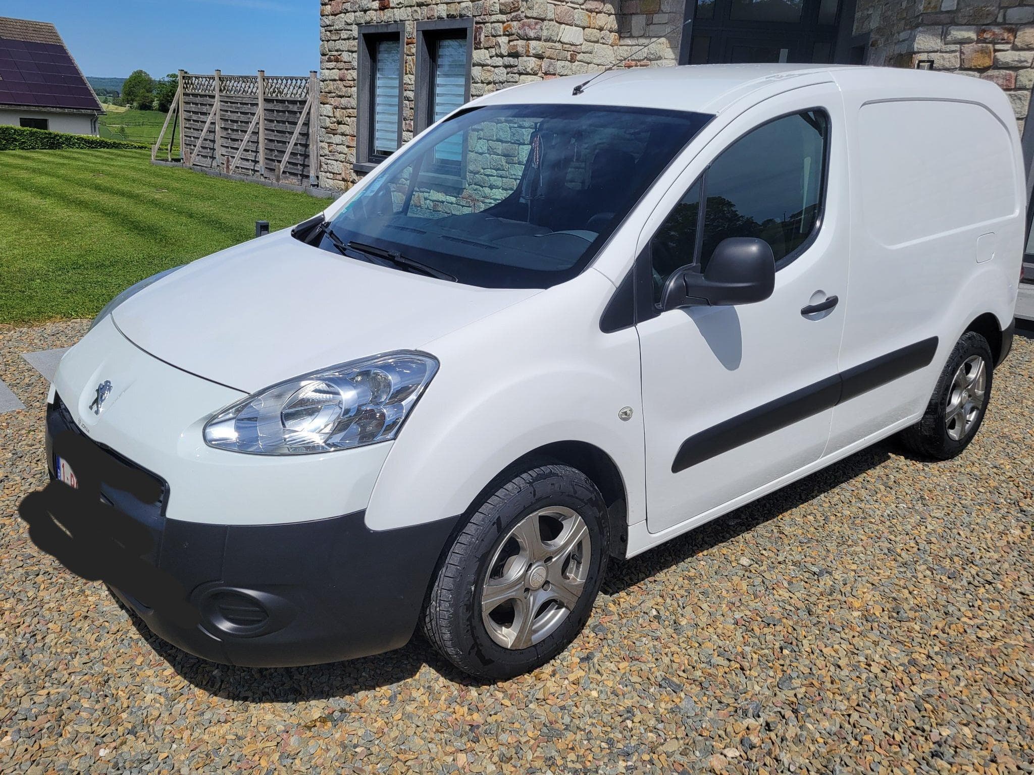 Peugeot Partner 1,6hdi 90ps (2015) - Foto 1