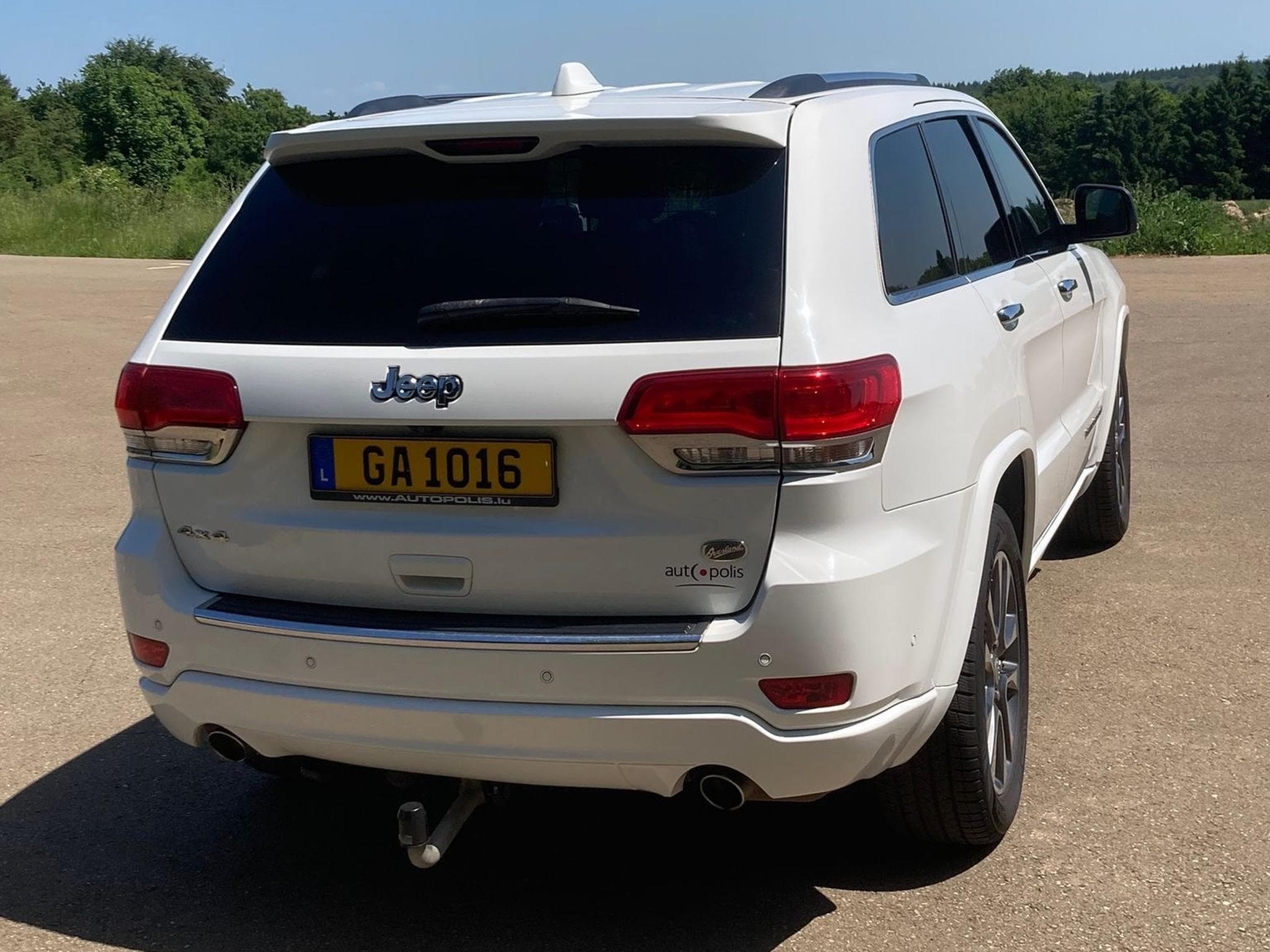 Jeep Grand Cherokee Overland (2017) - Photo 2