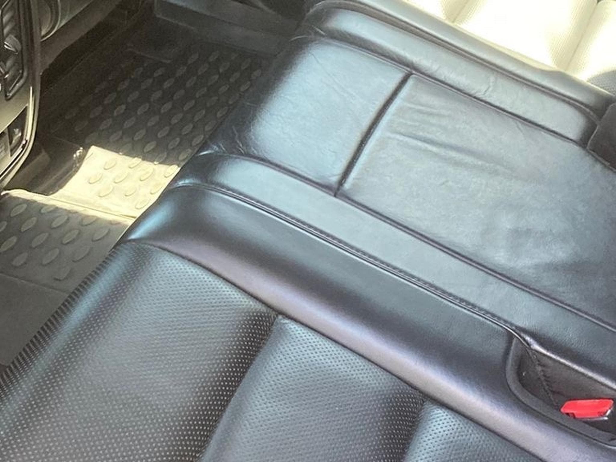 Jeep Grand Cherokee Overland (2017) - Photo 6