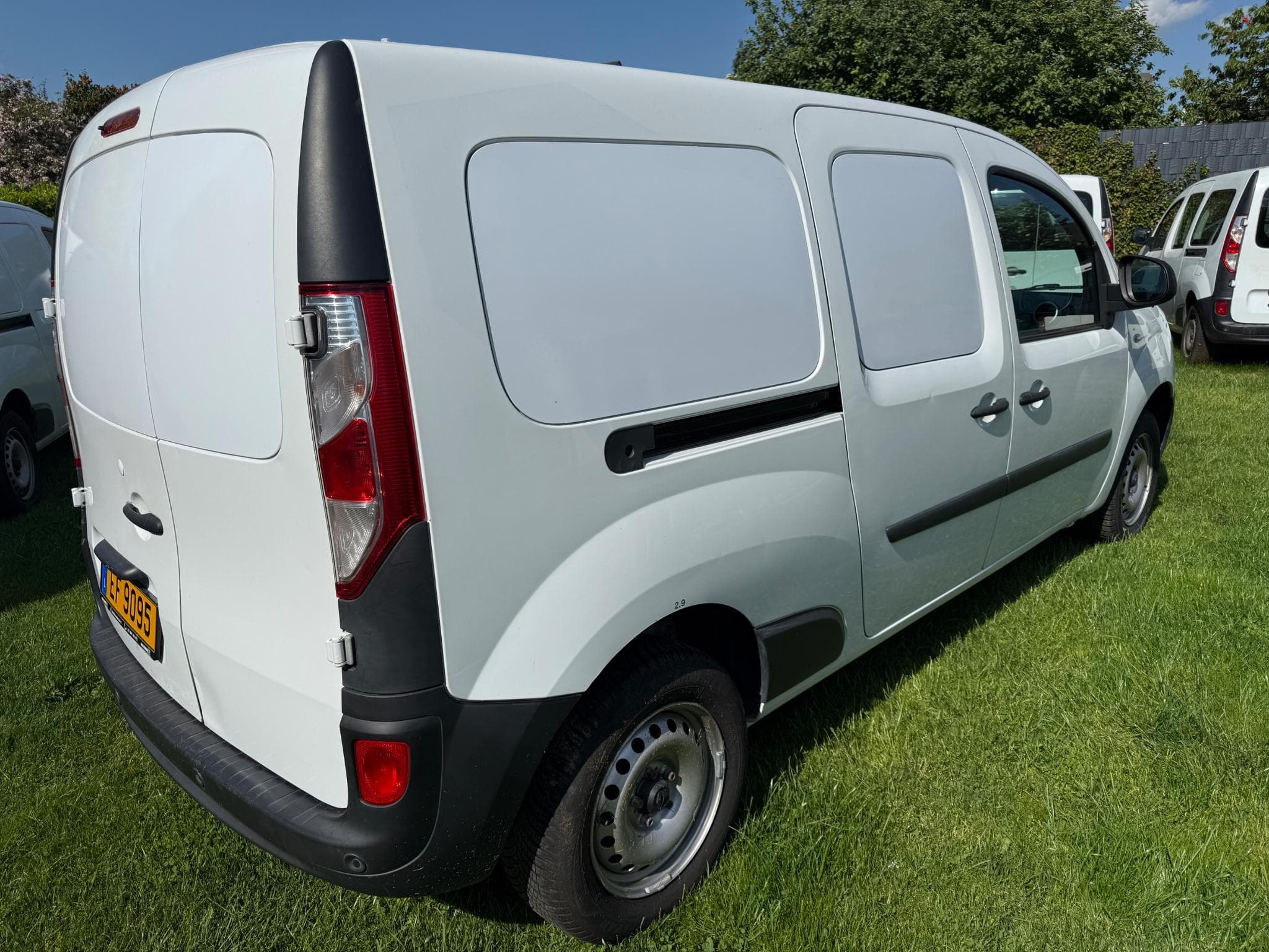 Renault Kangoo 1.5dci 95cv 2 portes latérales (2021) - Foto 3