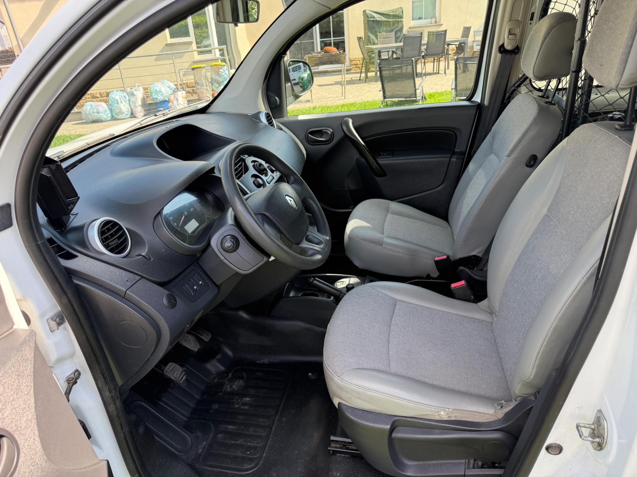 Renault Kangoo 1.5dci 95cv 2 portes latérales (2021) - Foto 6