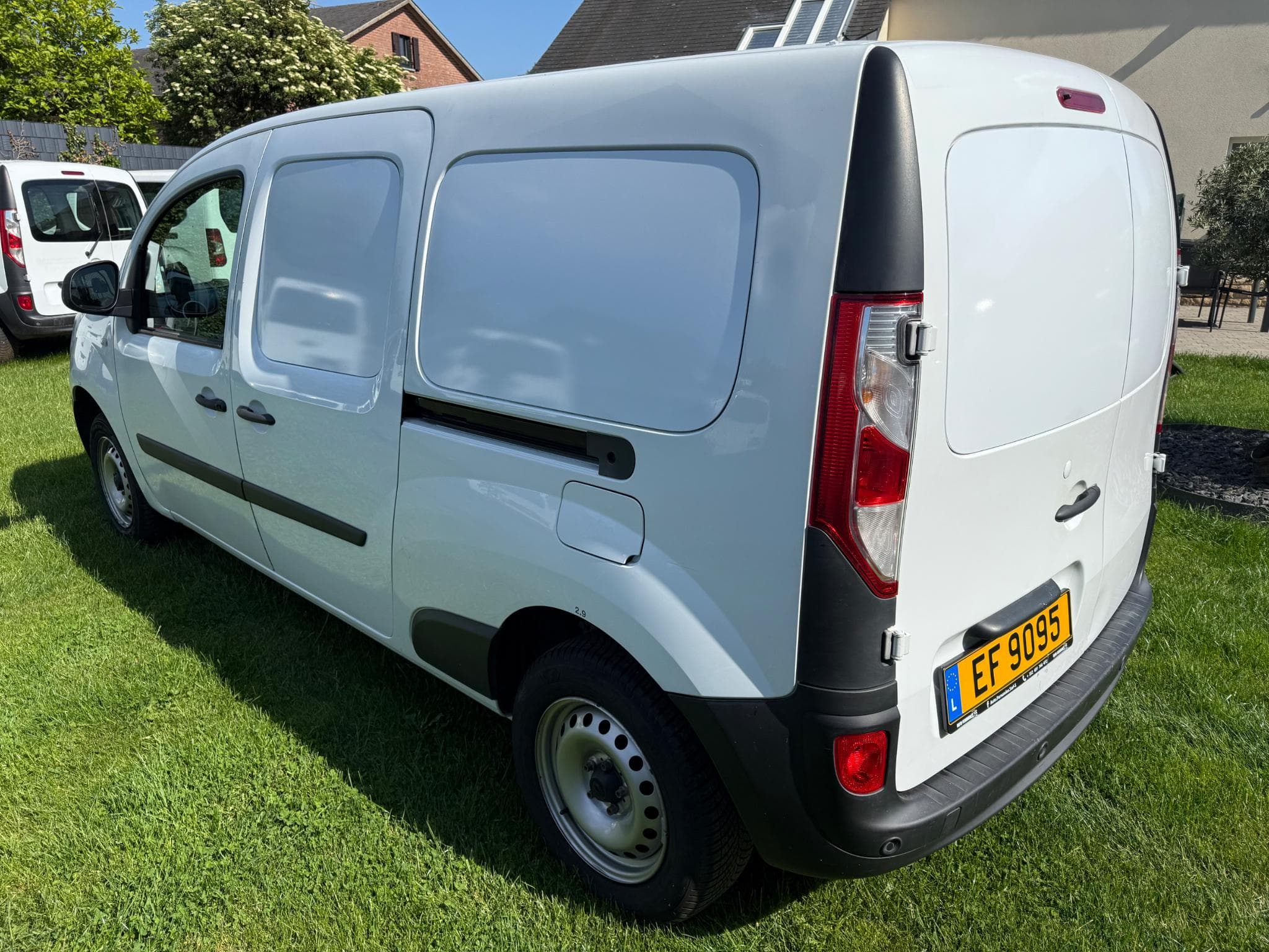 Renault Kangoo 1.5dci 95cv 2 portes latérales (2021) - Foto 2